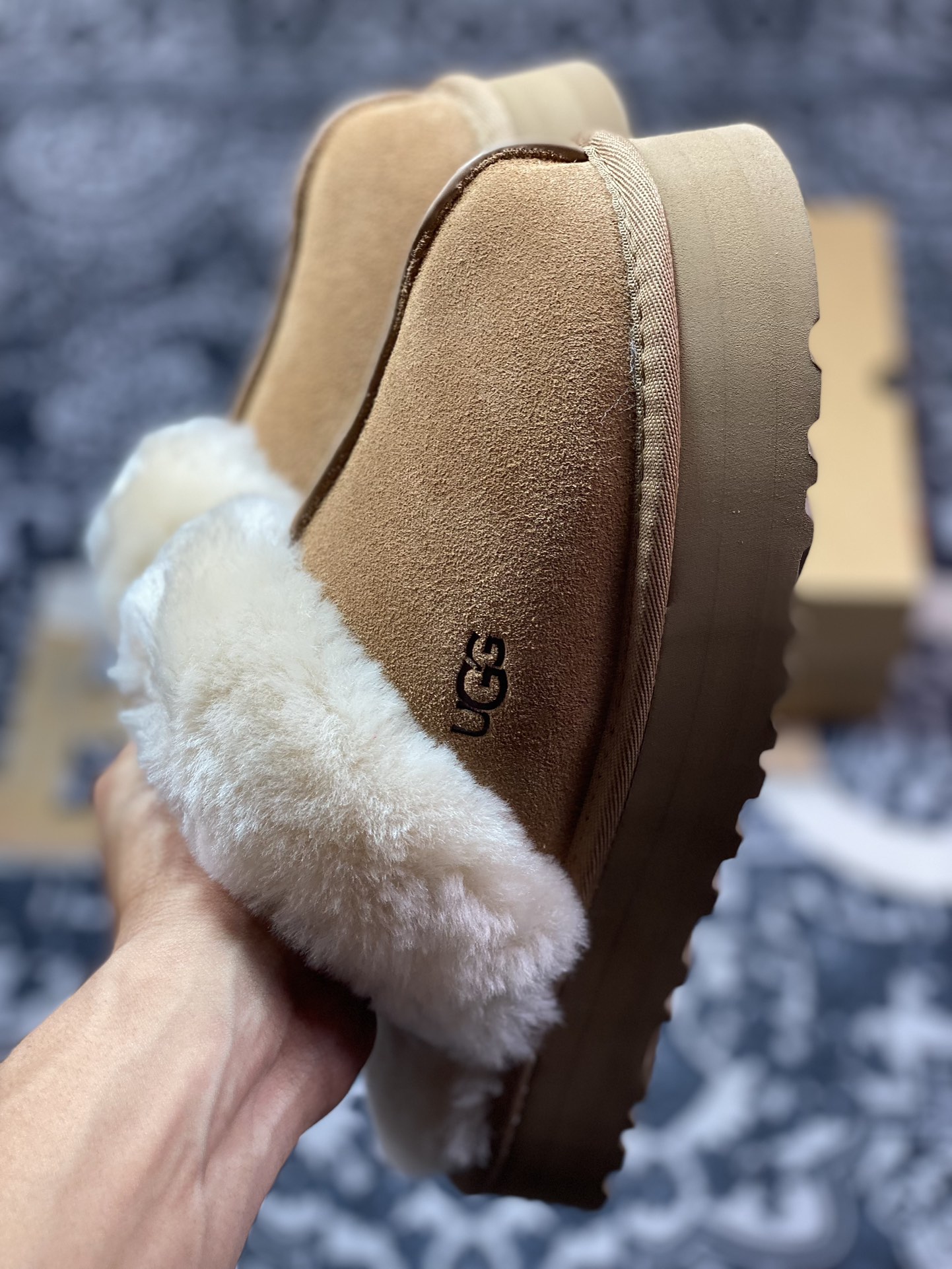 美国轻奢品牌UGG W Disquette Slipper Chestnut 蒂茨库特系列加厚款半拖鞋“可乐深棕加绒”1122550-CHE