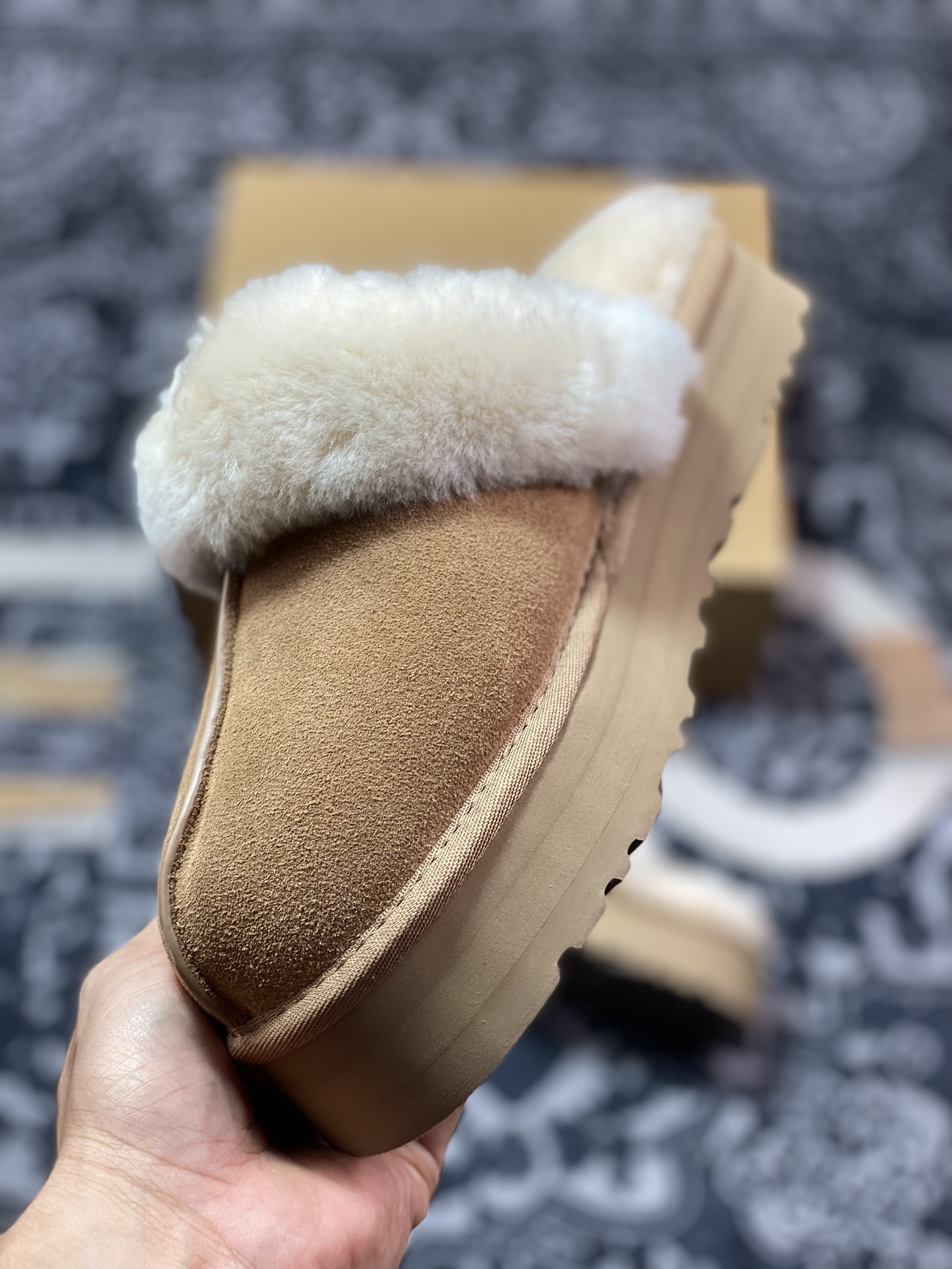 美国轻奢品牌UGG W Disquette Slipper Chestnut 蒂茨库特系列加厚款半拖鞋“可乐深棕加绒”1122550-CHE