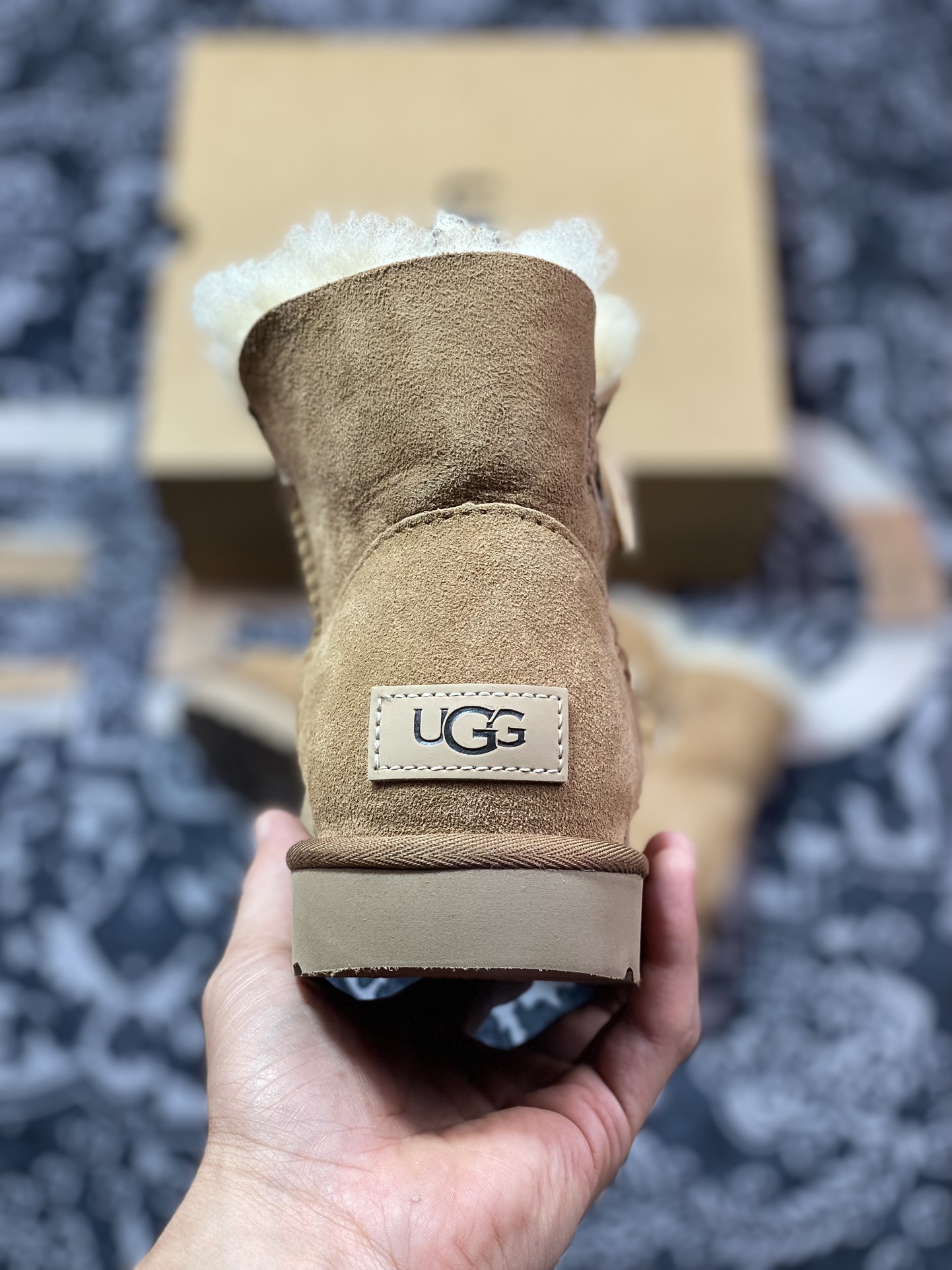 UGG W Mini Bailey Button II 迷你贝莉纽扣2.0系列经典女士短筒休闲百搭短靴“栗子棕加绒”1016422-CHE