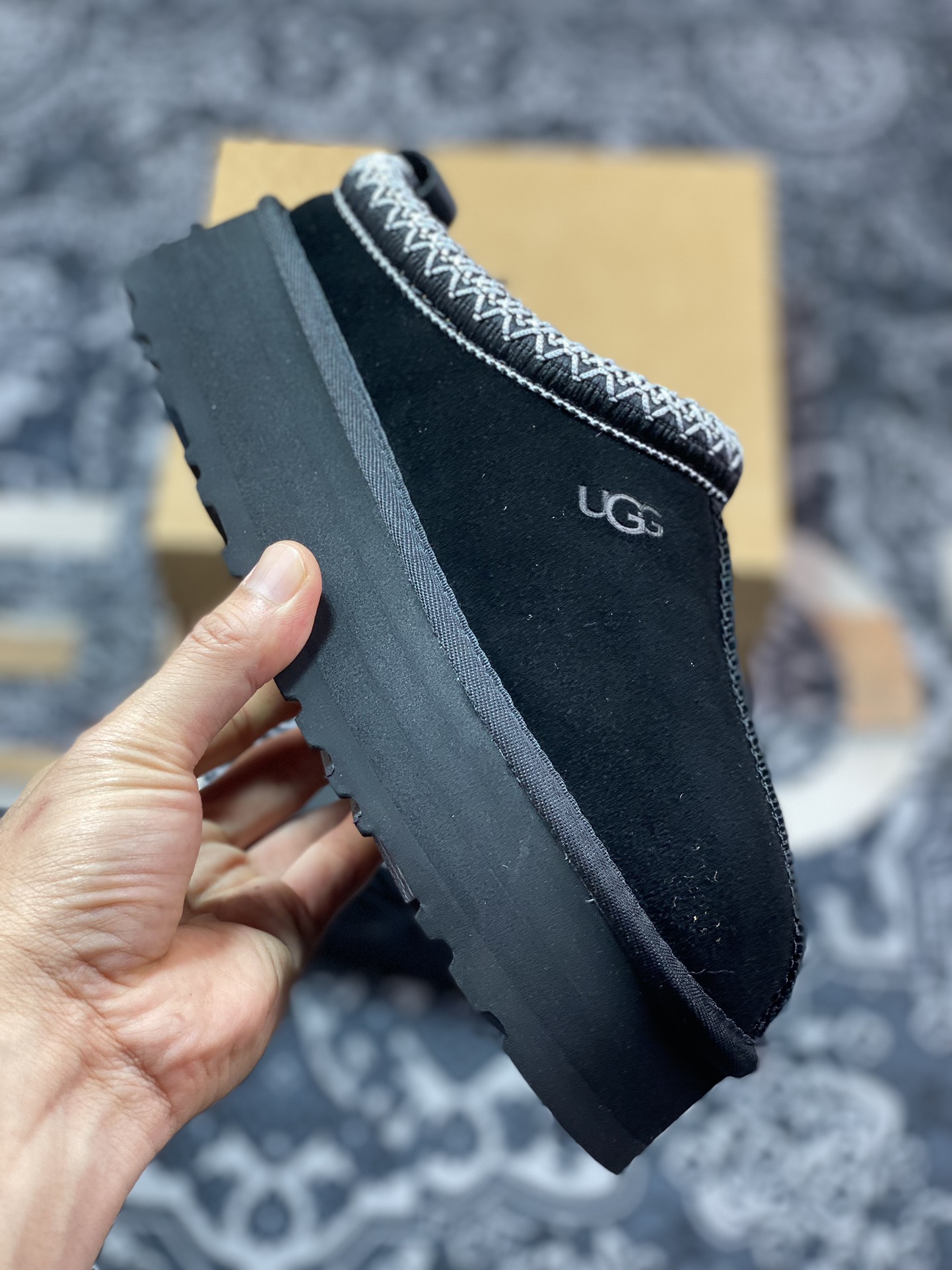 品牌UGG W Leisure Tazz Slipper Chestnut 塔茨系列加厚款半拖鞋“黑白编织加绒”1122553-BLK