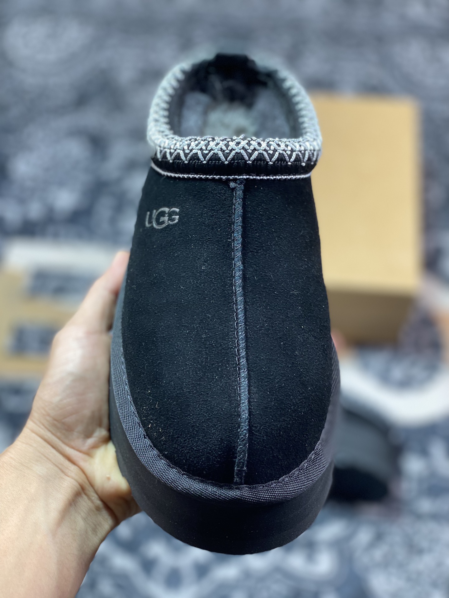 品牌UGG W Leisure Tazz Slipper Chestnut 塔茨系列加厚款半拖鞋“黑白编织加绒”1122553-BLK