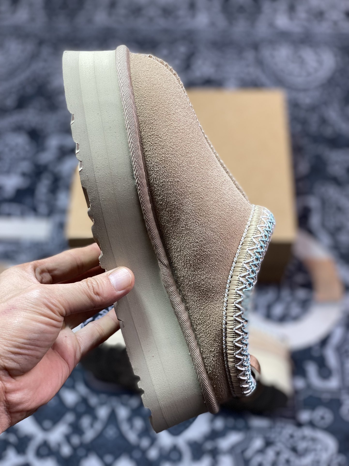 UGG W Leisure Tazz Slipper Chestnut 塔茨系列加厚款穆勒风包头舒适露跟厚底半拖鞋“沙米白编织加绒”1122553-SAND