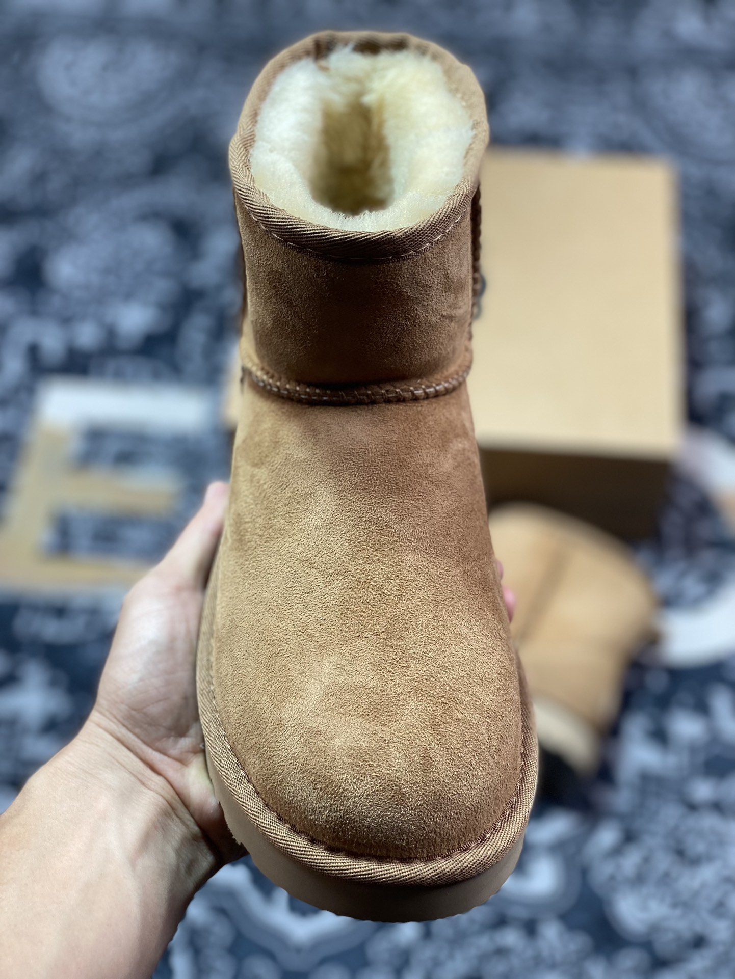 UGG W Classic Mini II 经典迷你2.0系列短筒休闲百搭短靴“栗子棕加绒”1016222-CHE