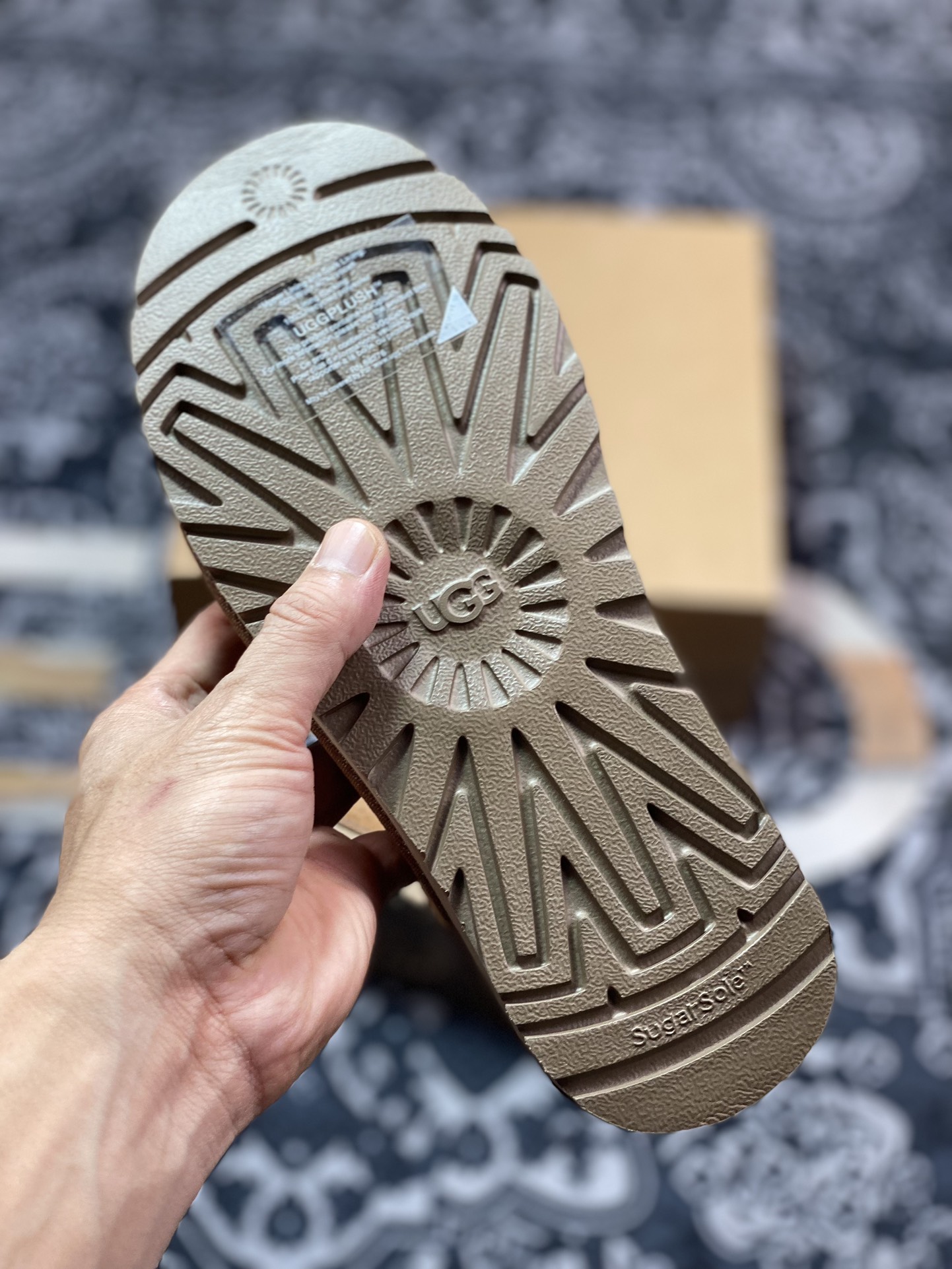 UGG W Classic Mini II 经典迷你2.0系列短筒休闲百搭短靴“栗子棕加绒”1016222-CHE