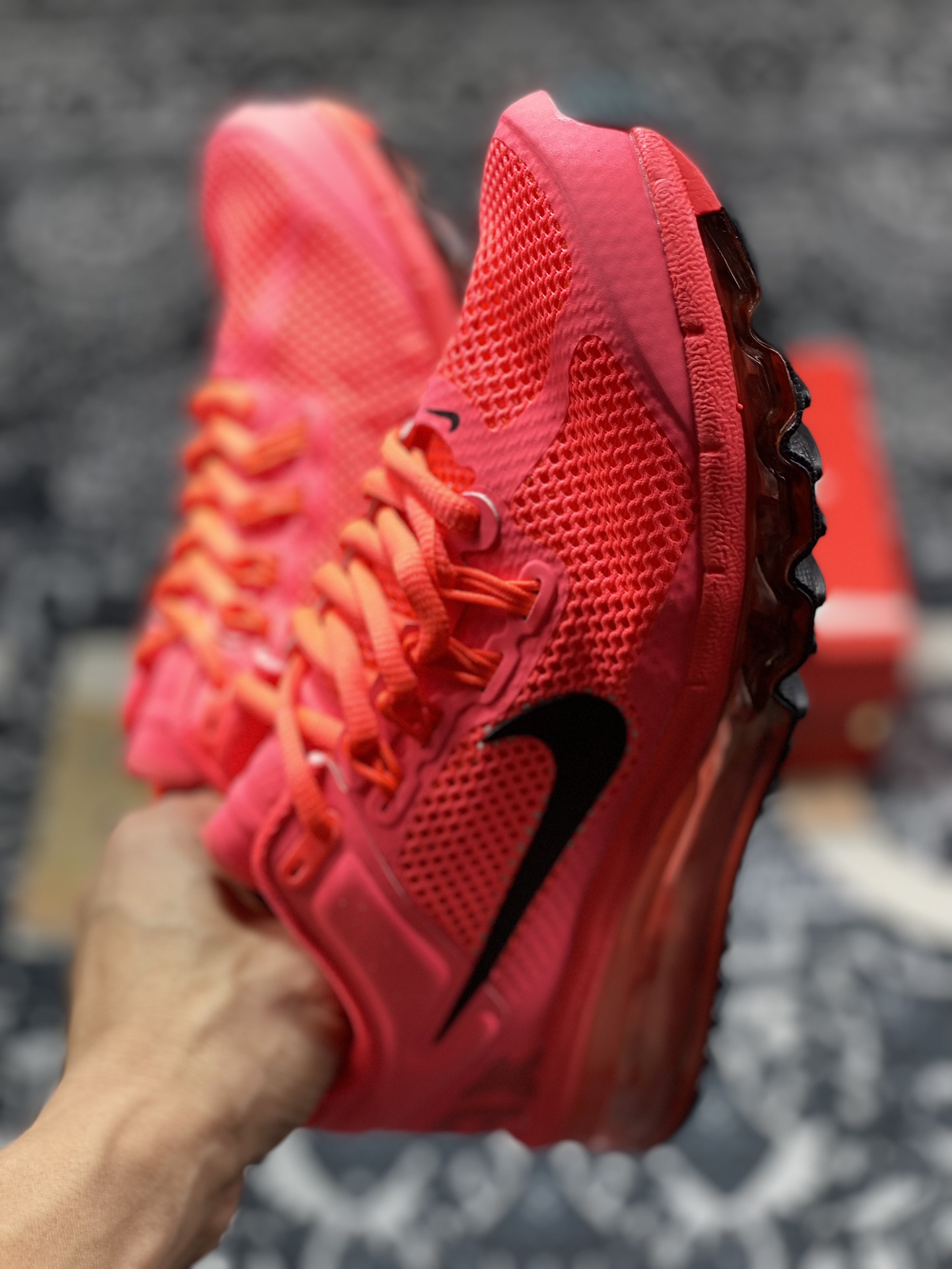 耐克Nike Air Max 2013”Hot Punch/Black”2013大气垫系慢跑鞋“网织西瓜红黑”HF3660-600