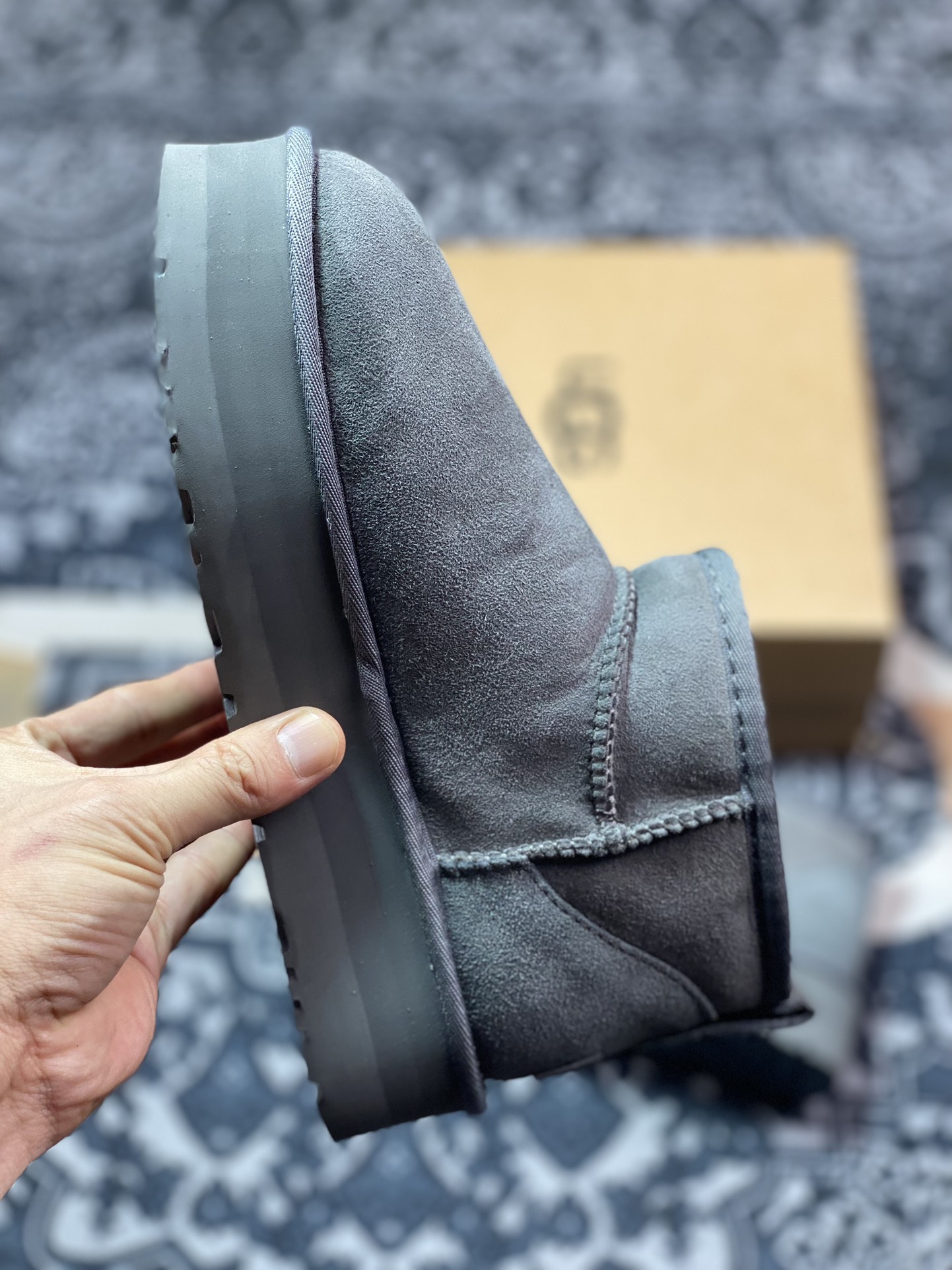 UGG W Classic Ultra Mini Platform Bovelty 新奇增强厚底版厚底短靴“全灰加绒”1135092