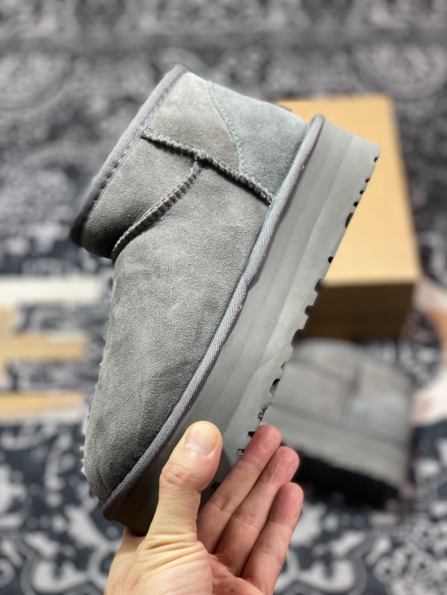 UGG W Classic Ultra Mini Platform Bovelty 新奇增强厚底版厚底短靴“全灰加绒”1135092