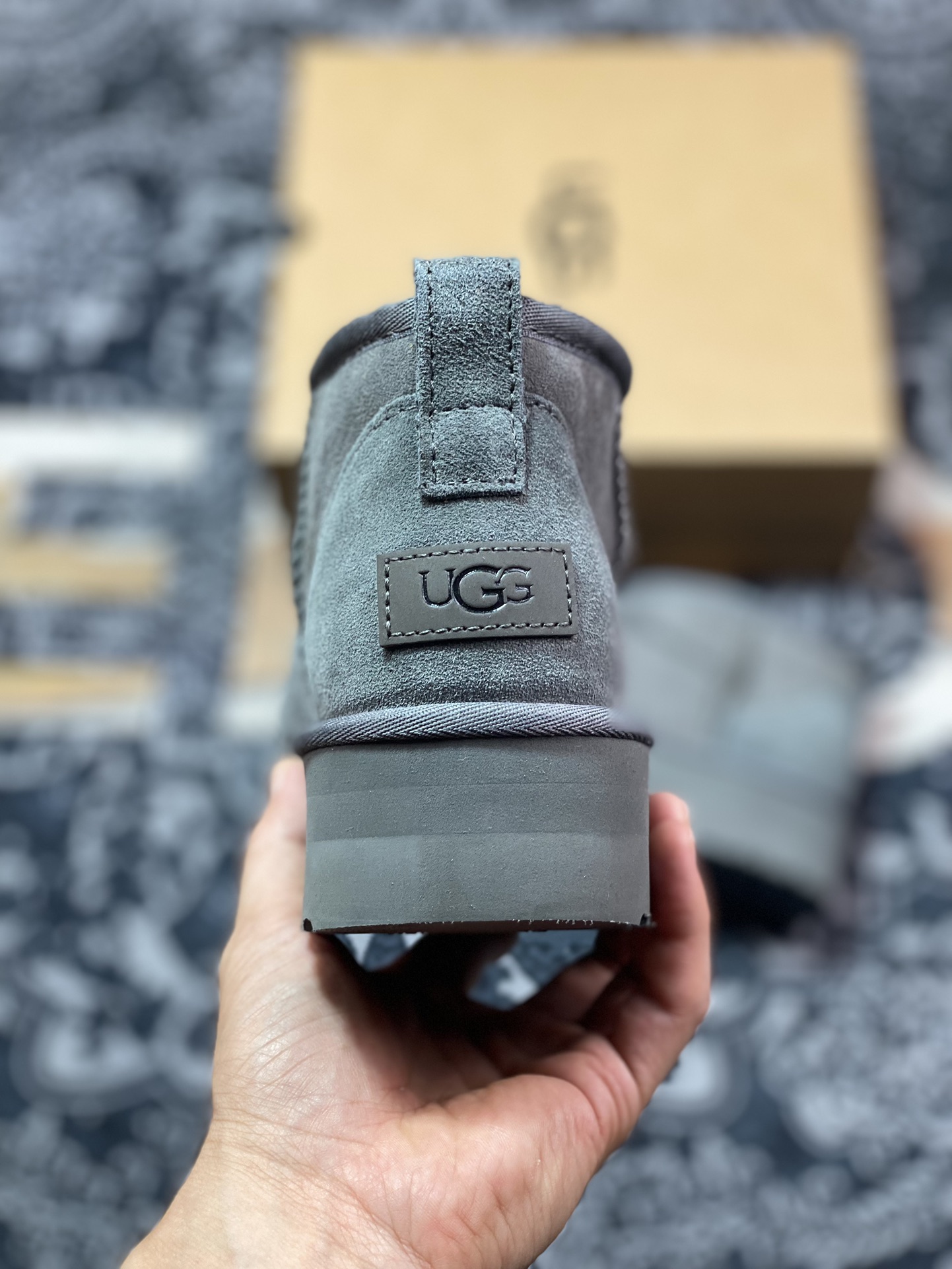 UGG W Classic Ultra Mini Platform Bovelty 新奇增强厚底版厚底短靴“全灰加绒”1135092