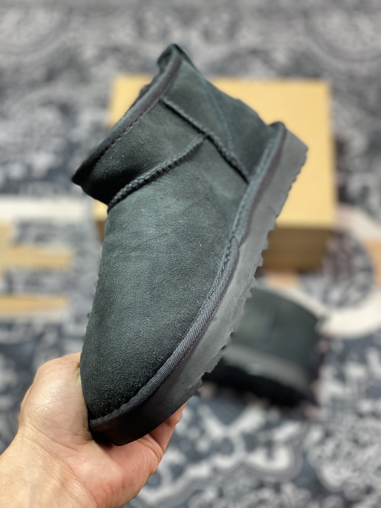 UGG W Classic Mini II 经典迷你2.0系列短筒休闲百搭短靴“全黑加绒”1016222-BLK