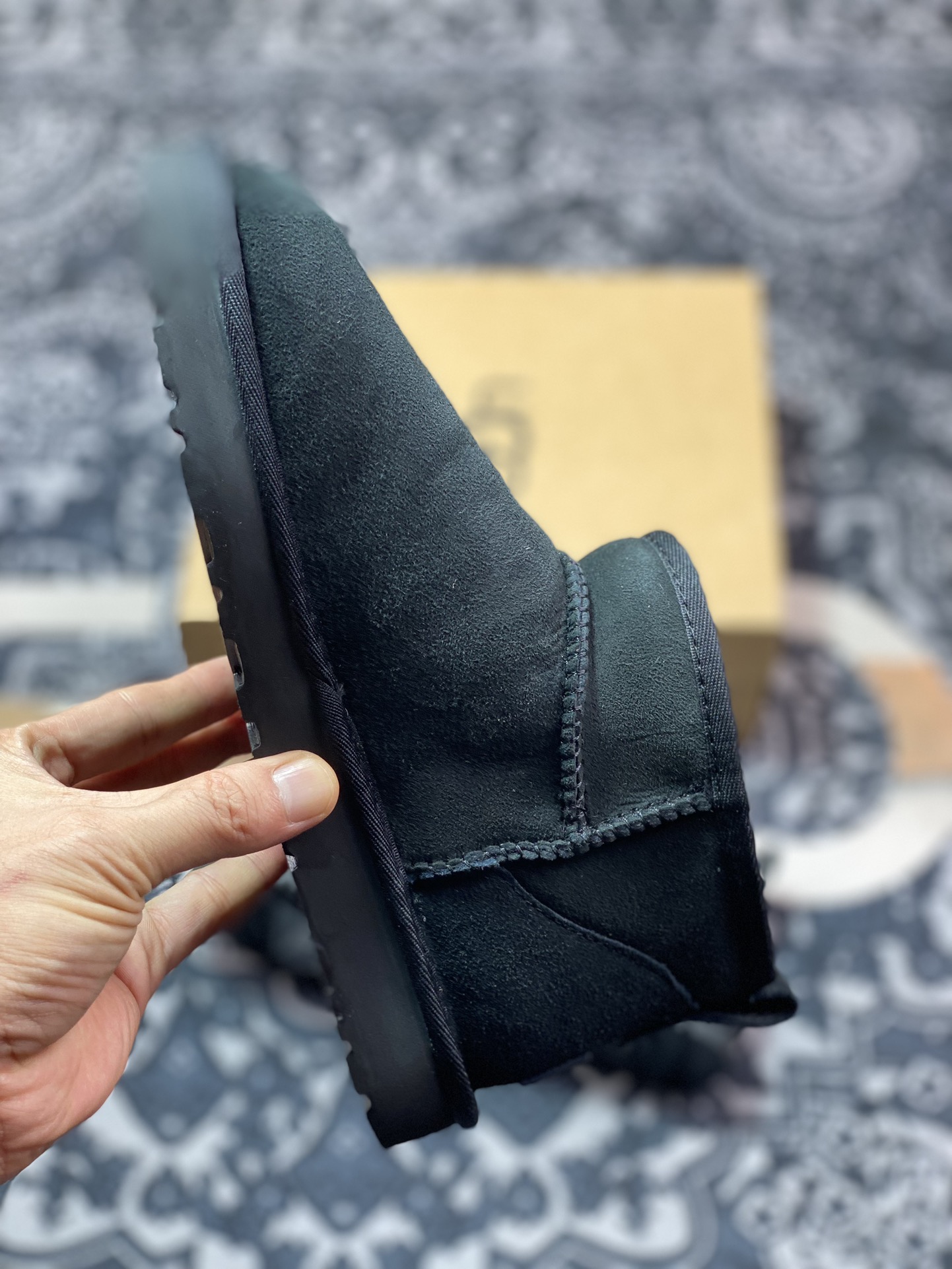 UGG W Classic Mini II 经典迷你2.0系列短筒休闲百搭短靴“全黑加绒”1016222-BLK