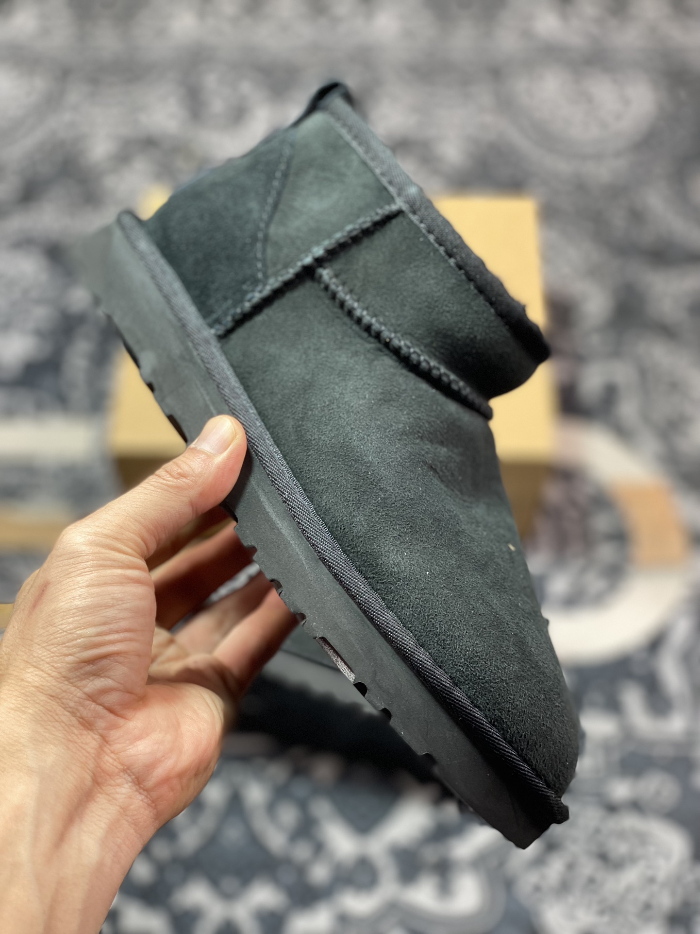 UGG W Classic Mini II 经典迷你2.0系列短筒休闲百搭短靴“全黑加绒”1016222-BLK