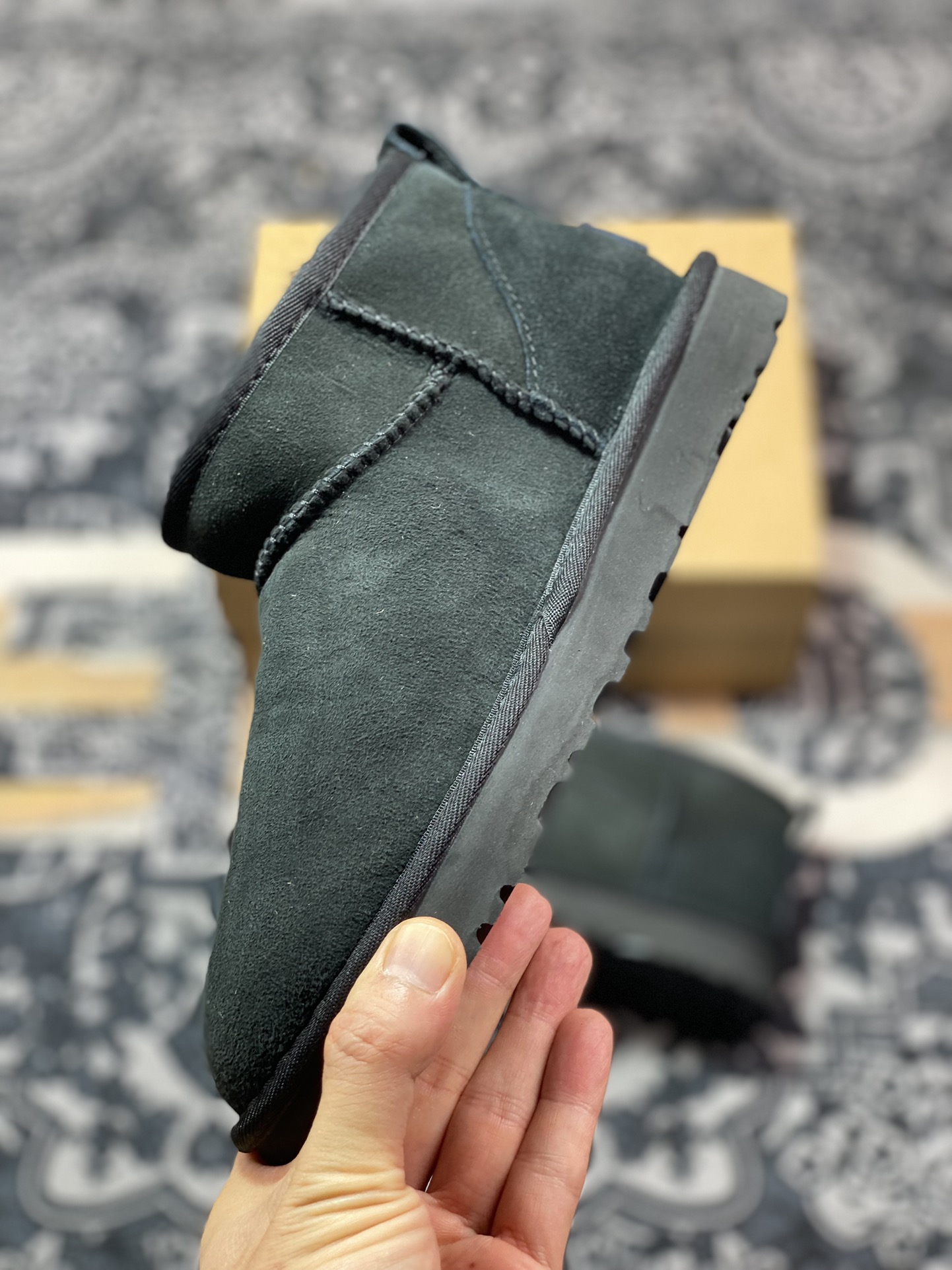 UGG W Classic Mini II 经典迷你2.0系列短筒休闲百搭短靴“全黑加绒”1016222-BLK