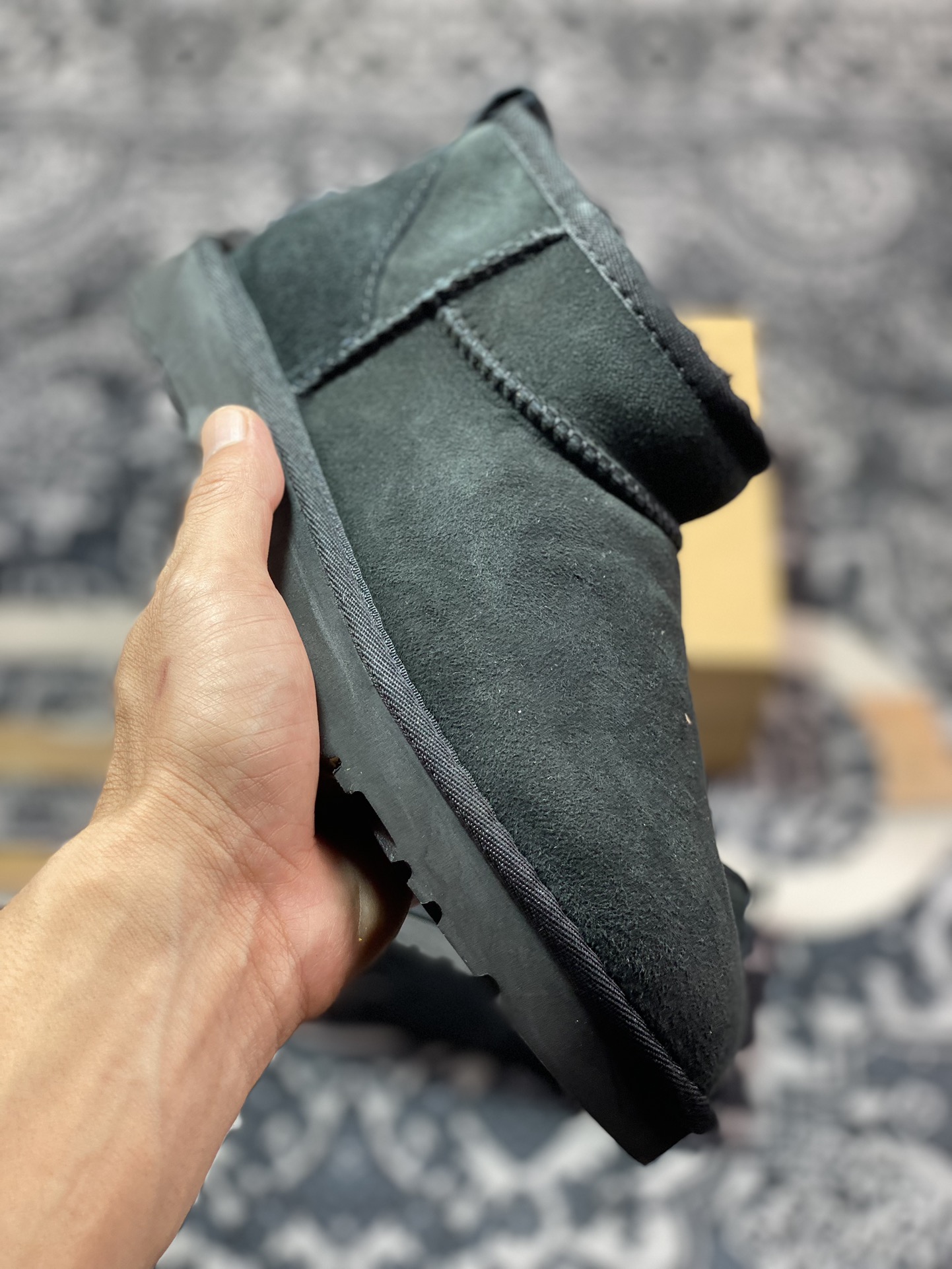 UGG W Classic Mini II 经典迷你2.0系列短筒休闲百搭短靴“全黑加绒”1016222-BLK