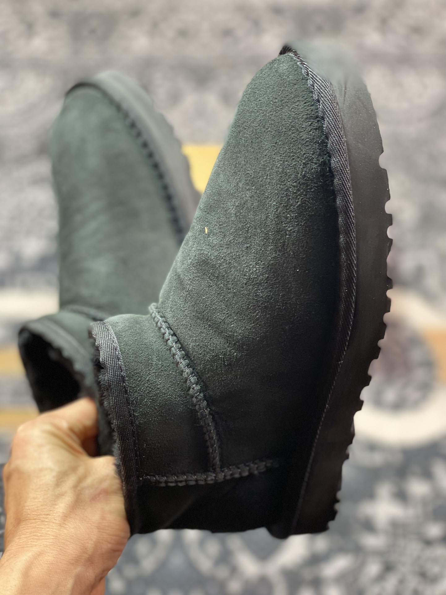 UGG W Classic Mini II 经典迷你2.0系列短筒休闲百搭短靴“全黑加绒”1016222-BLK