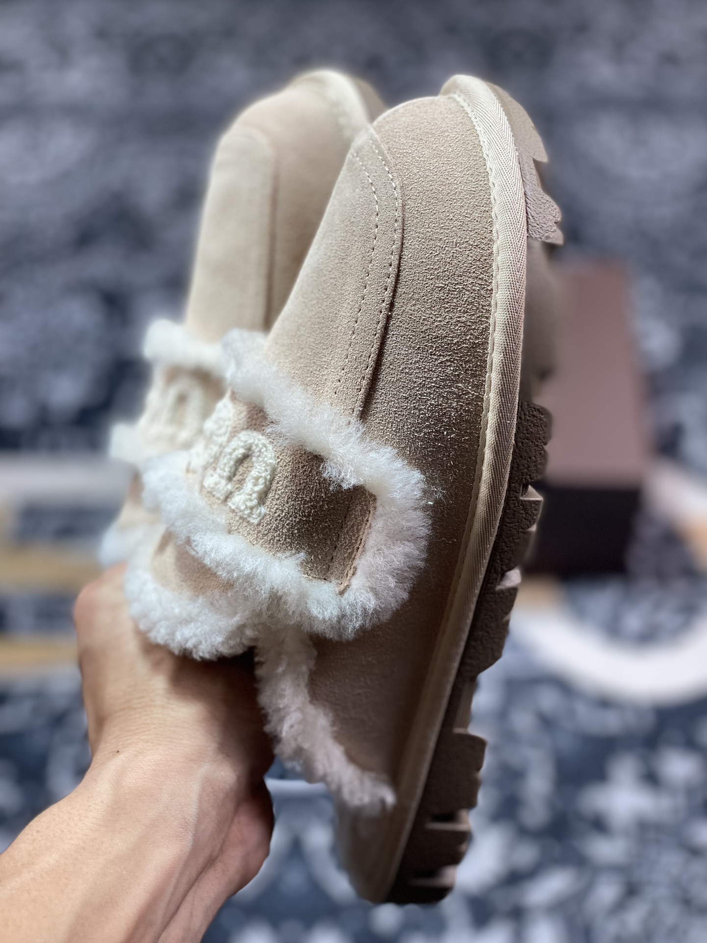 UGG W Classic Coquette Clog Slipper II 科凯特2.0系列时尚居家穆勒风包头舒适保暖露跟半拖鞋“浅沙灰加绒”OB938/SAND