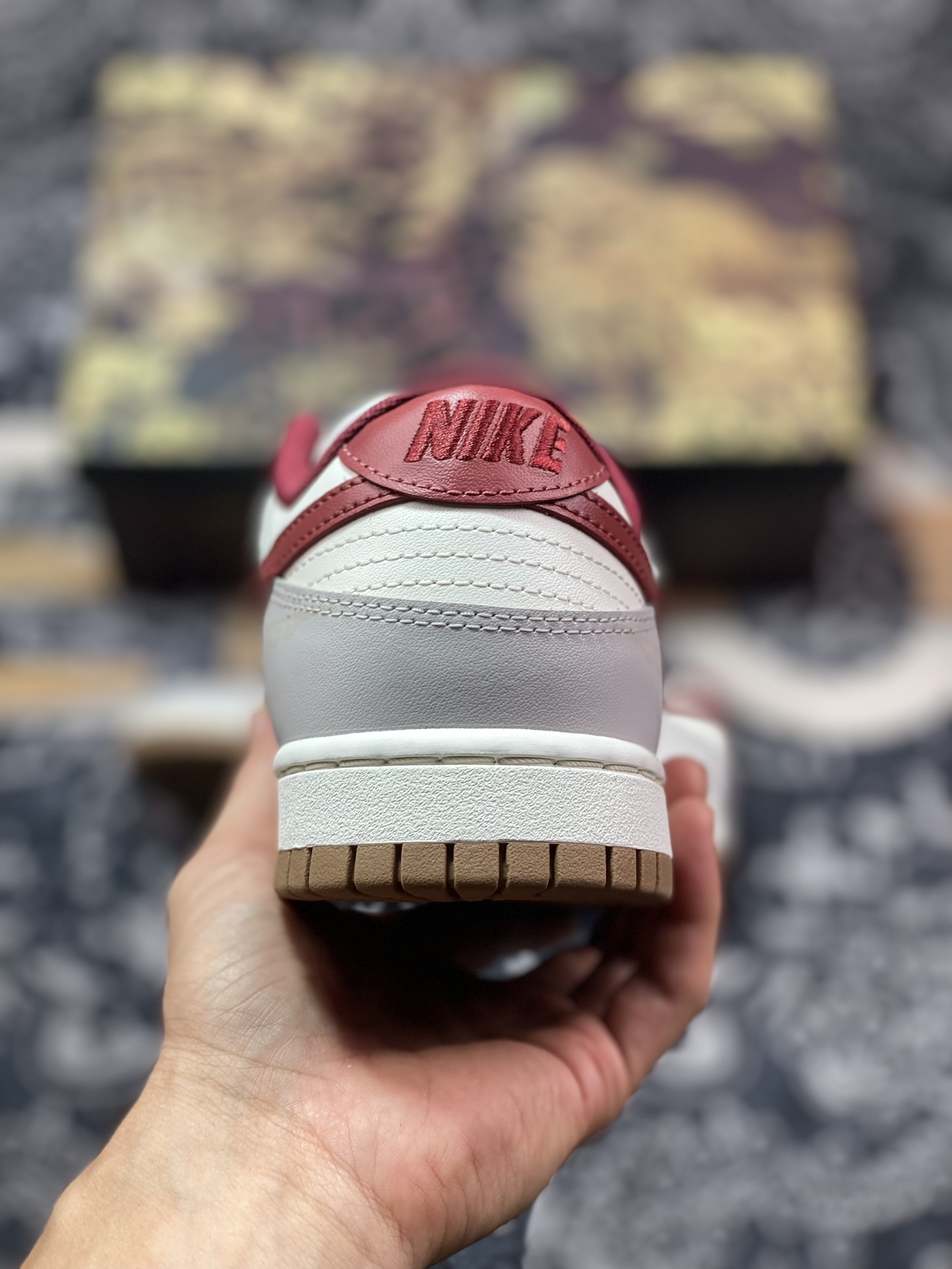 耐克Nike SB Dunk Low”National Customs”扣篮系列低帮滑板板鞋“皮革米红国风涂鸦”FB7160-161