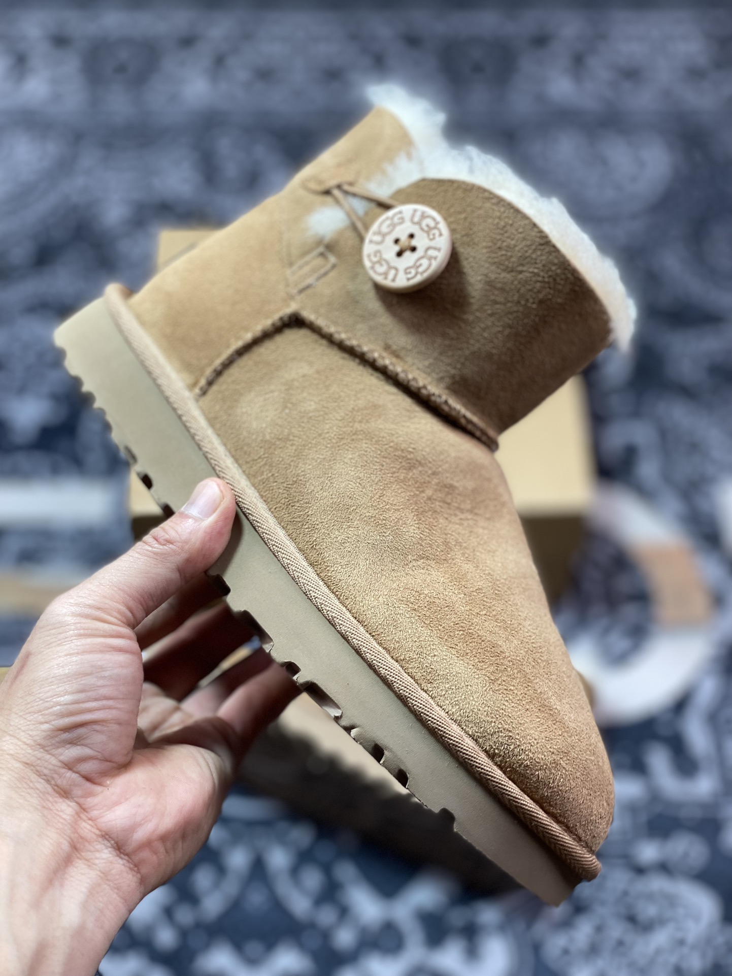 UGG Mini Bailey Button II 冬季女士雪地靴 1016422