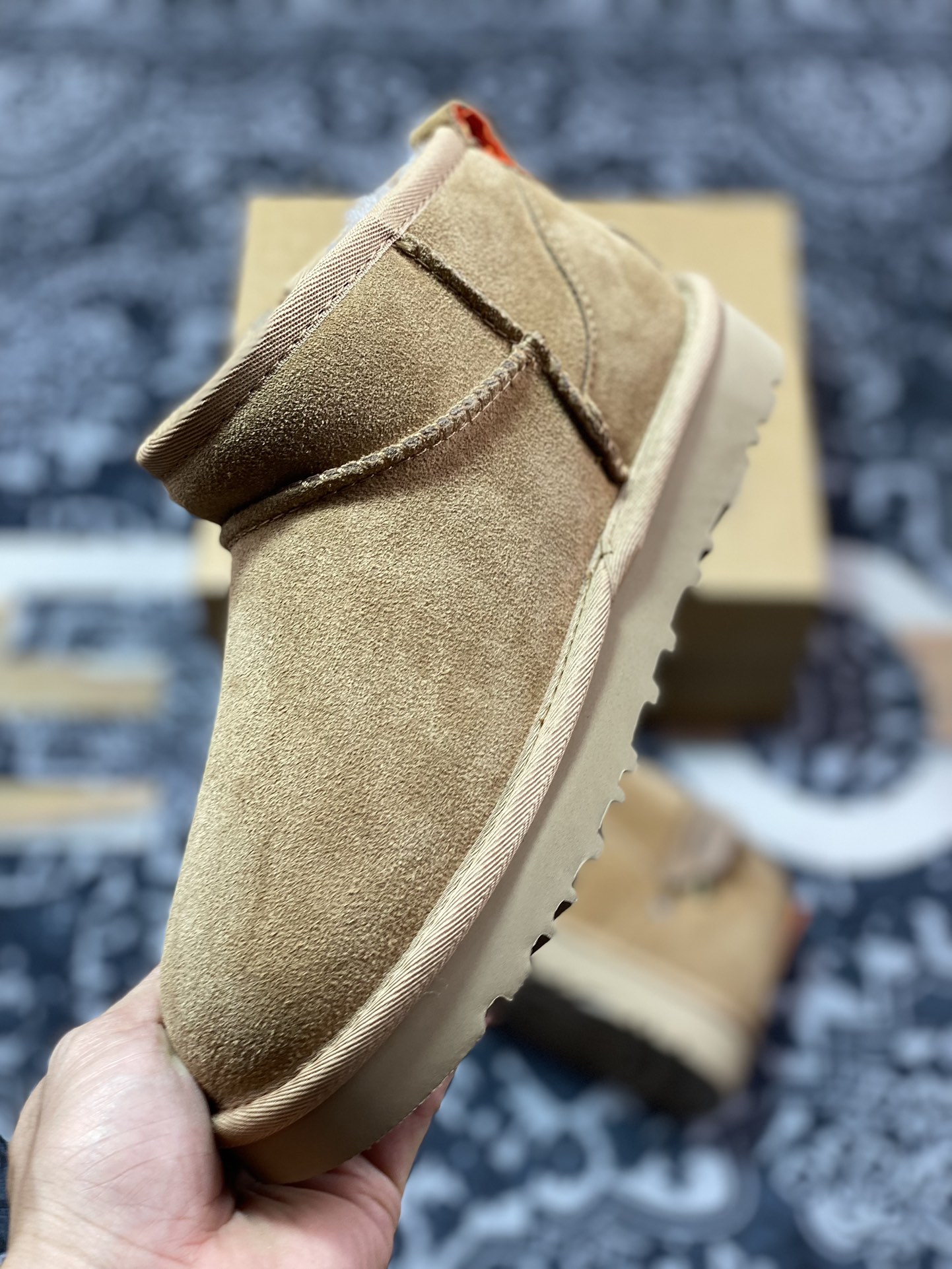 UGG Mini ZP 冬季女士雪地靴 1143984 侧边拉链款