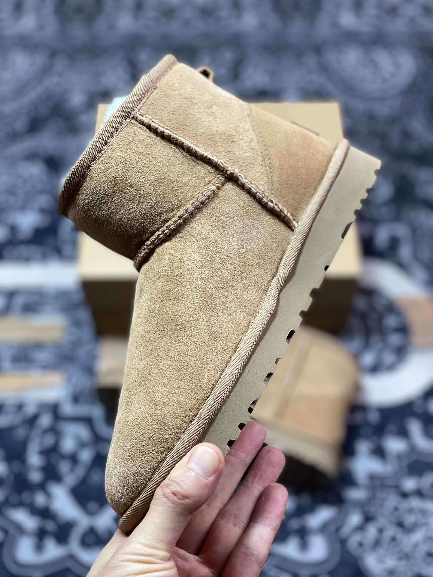 UGG Mini II 冬季女士雪地靴 1016222 外贸平台专供版本 轻便防滑 真羊皮毛一体