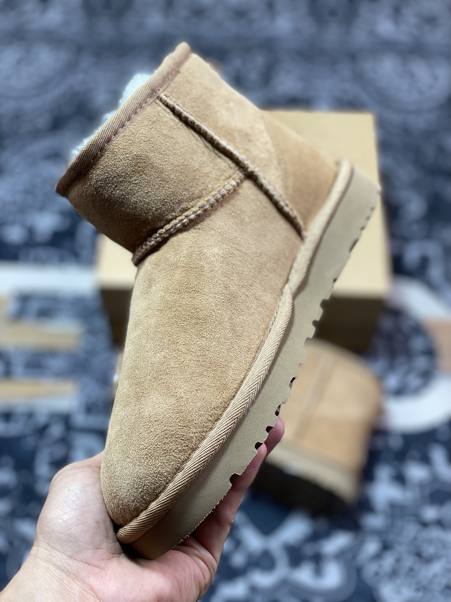 UGG Mini II 冬季女士雪地靴 1016222 外贸平台专供版本 轻便防滑 真羊皮毛一体