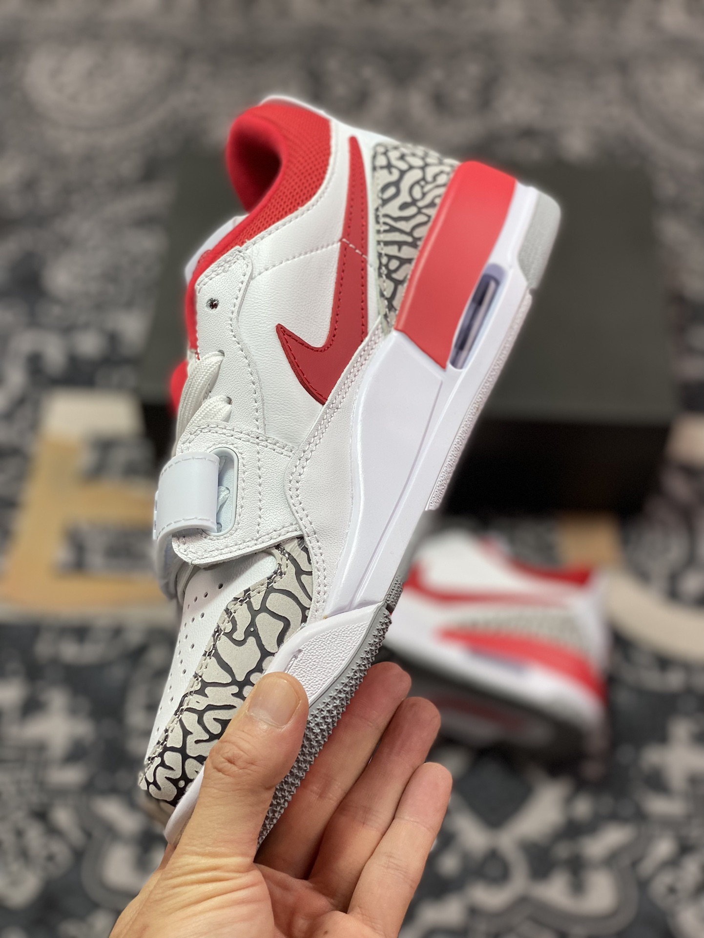 原装级别 最强312 Air Jordan Legacy 312 Low 有着交错结合的设计 FQ7827-106