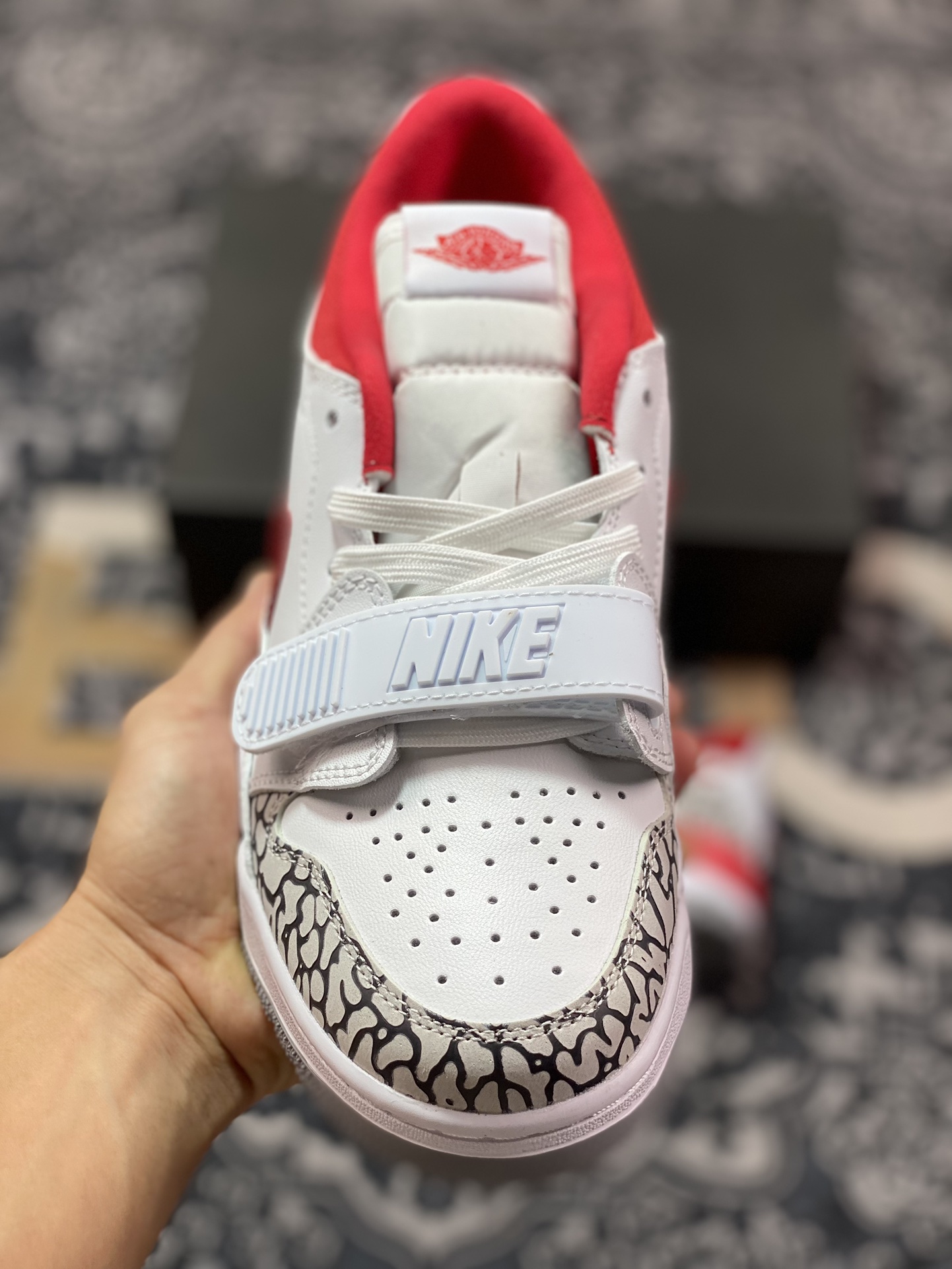 原装级别 最强312 Air Jordan Legacy 312 Low 有着交错结合的设计 FQ7827-106