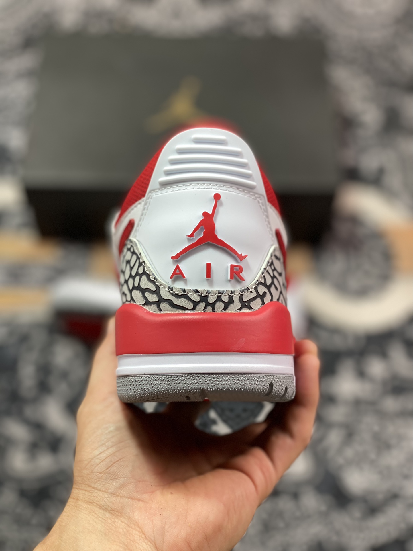 原装级别 最强312 Air Jordan Legacy 312 Low 有着交错结合的设计 FQ7827-106