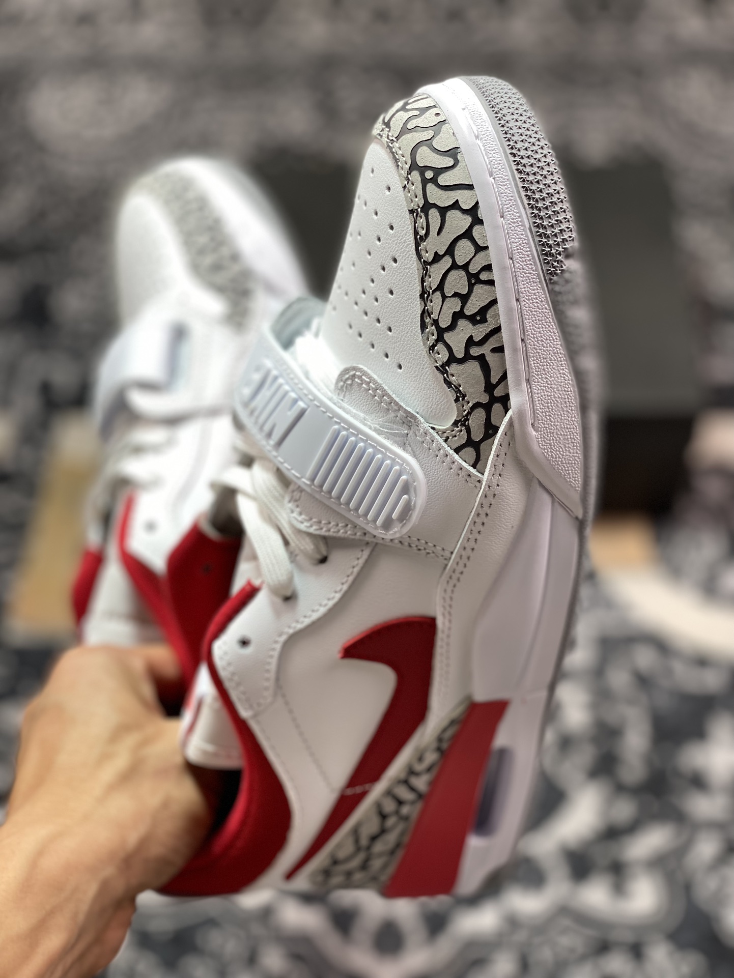 原装级别 最强312 Air Jordan Legacy 312 Low 有着交错结合的设计 FQ7827-106