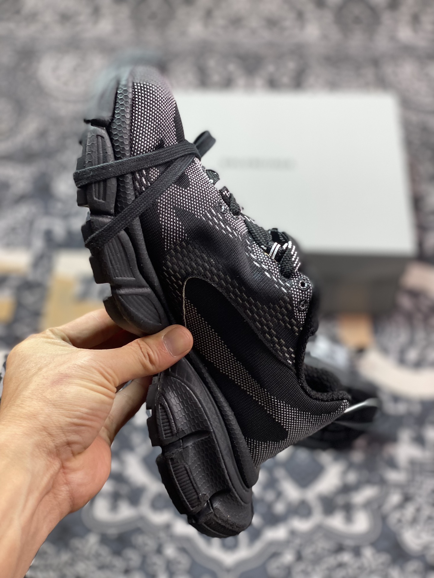 Under Armour x BALENCIAGA 3XL Sneakers 3+系列低帮慢跑鞋“联名针织黑白安德玛”814415 W3XL5 0125