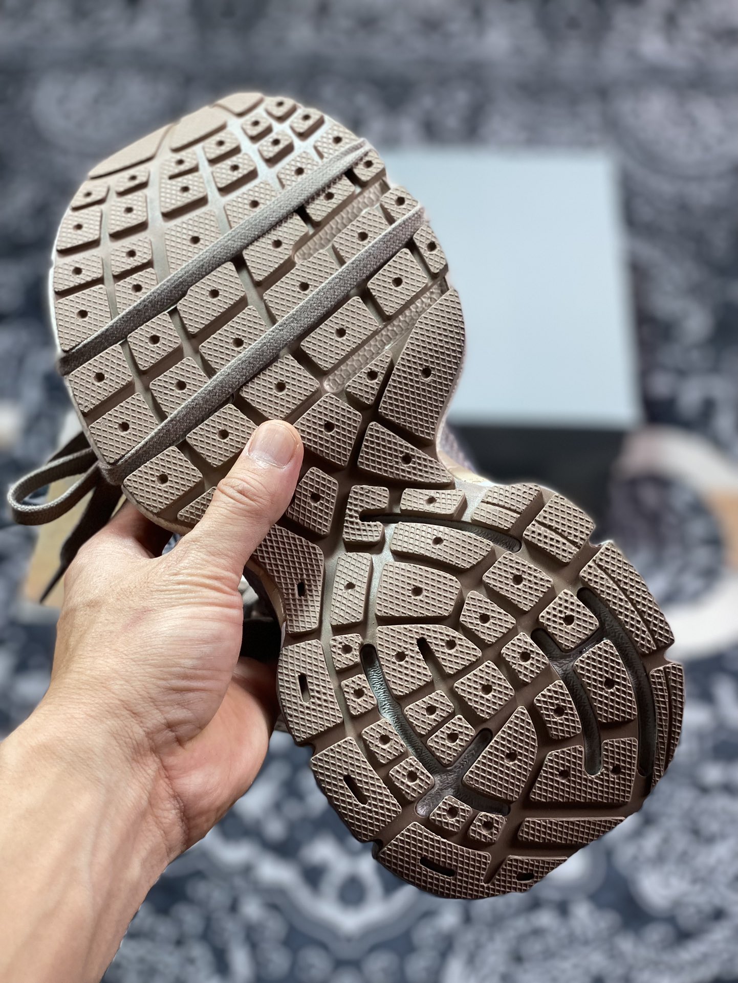 巴黎世家BALENCIAGA 3XL Sneakers 3+系列低帮复古阔型底慢跑鞋“网织玫瑰金棕”734734 W3XL5 2800