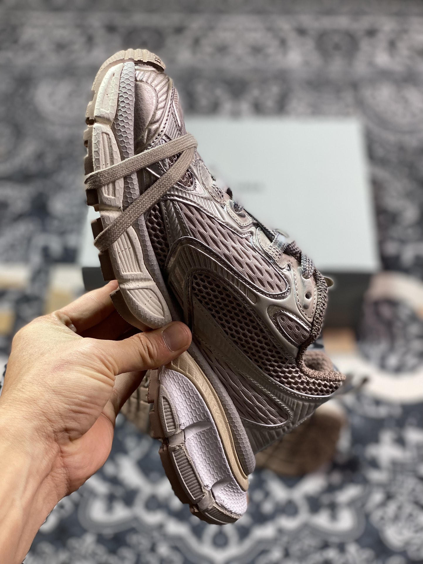 巴黎世家BALENCIAGA 3XL Sneakers 3+系列低帮复古阔型底慢跑鞋“网织玫瑰金棕”734734 W3XL5 2800