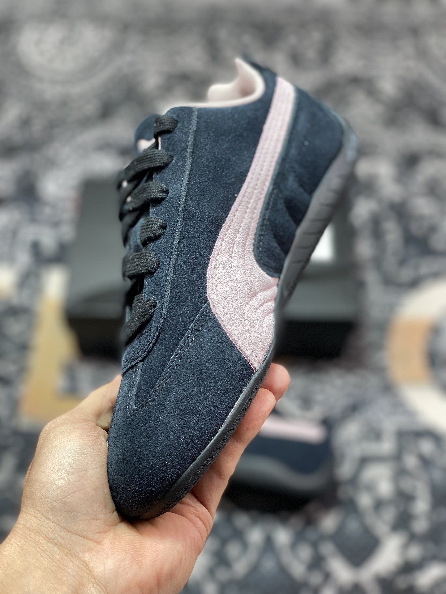 彪马Puma Speedcat OG+”Black/Ash Pink”极速赛车系列低帮德训车鞋“翻毛黑淡粉”398846-09