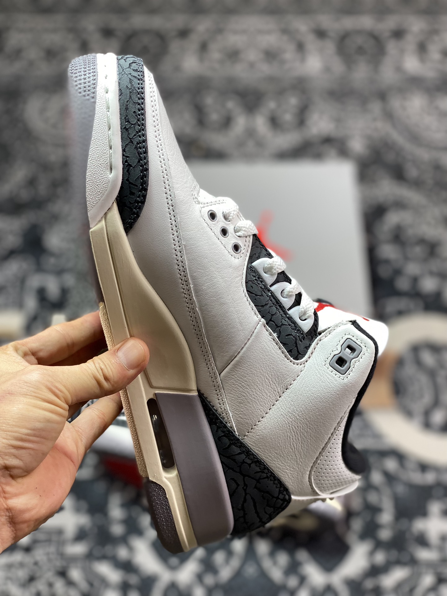 耐克Nike Air Jordan 3 Retro”Cement Grey”迈克尔·乔丹AJ3代中帮复古休闲运动文化篮球鞋“白水泥深灰爆裂纹”CT8532-106