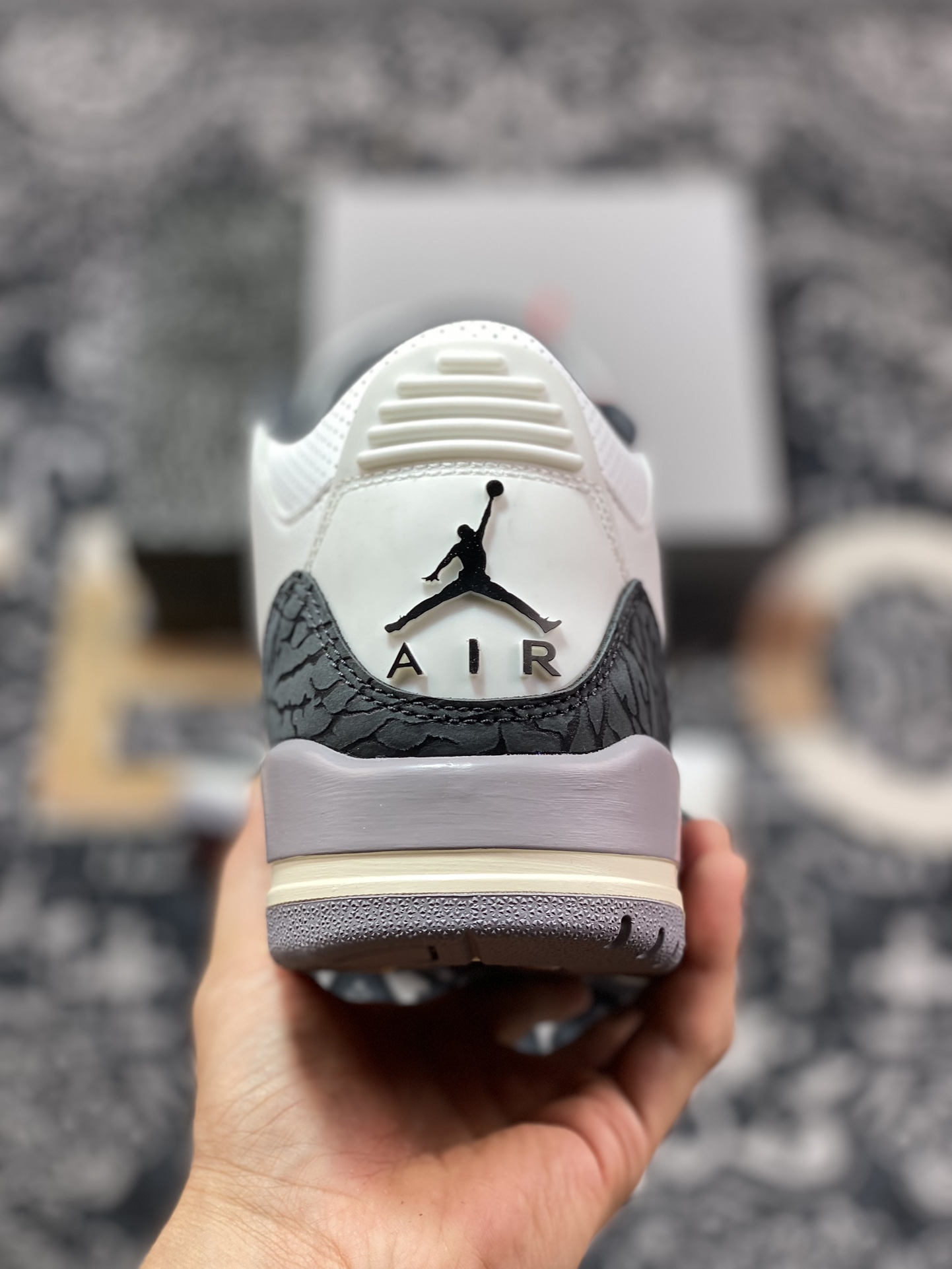 耐克Nike Air Jordan 3 Retro”Cement Grey”迈克尔·乔丹AJ3代中帮复古休闲运动文化篮球鞋“白水泥深灰爆裂纹”CT8532-106