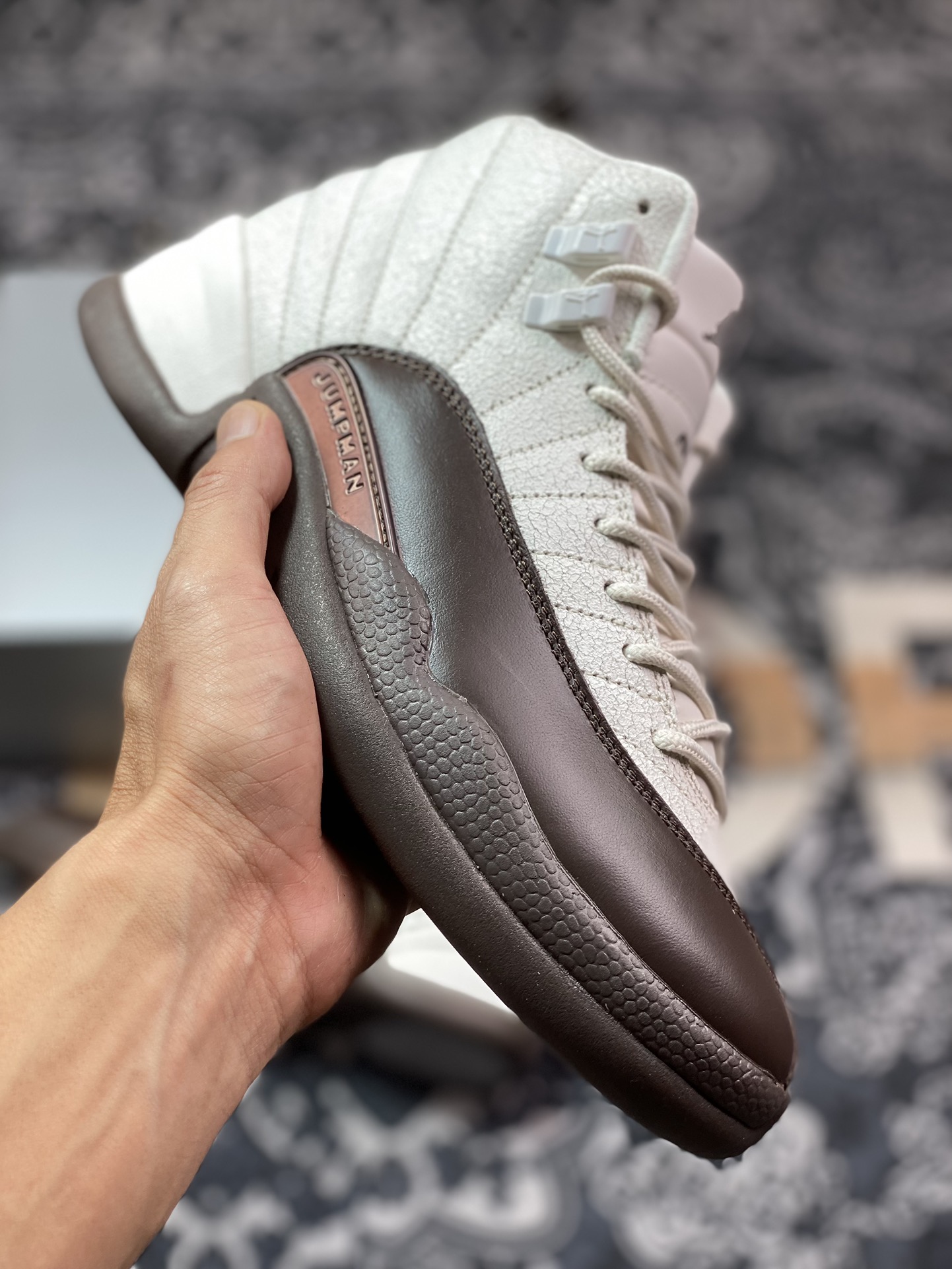 Air Jordan 12 乔12运动篮球鞋 白咖色 FZ5026-100