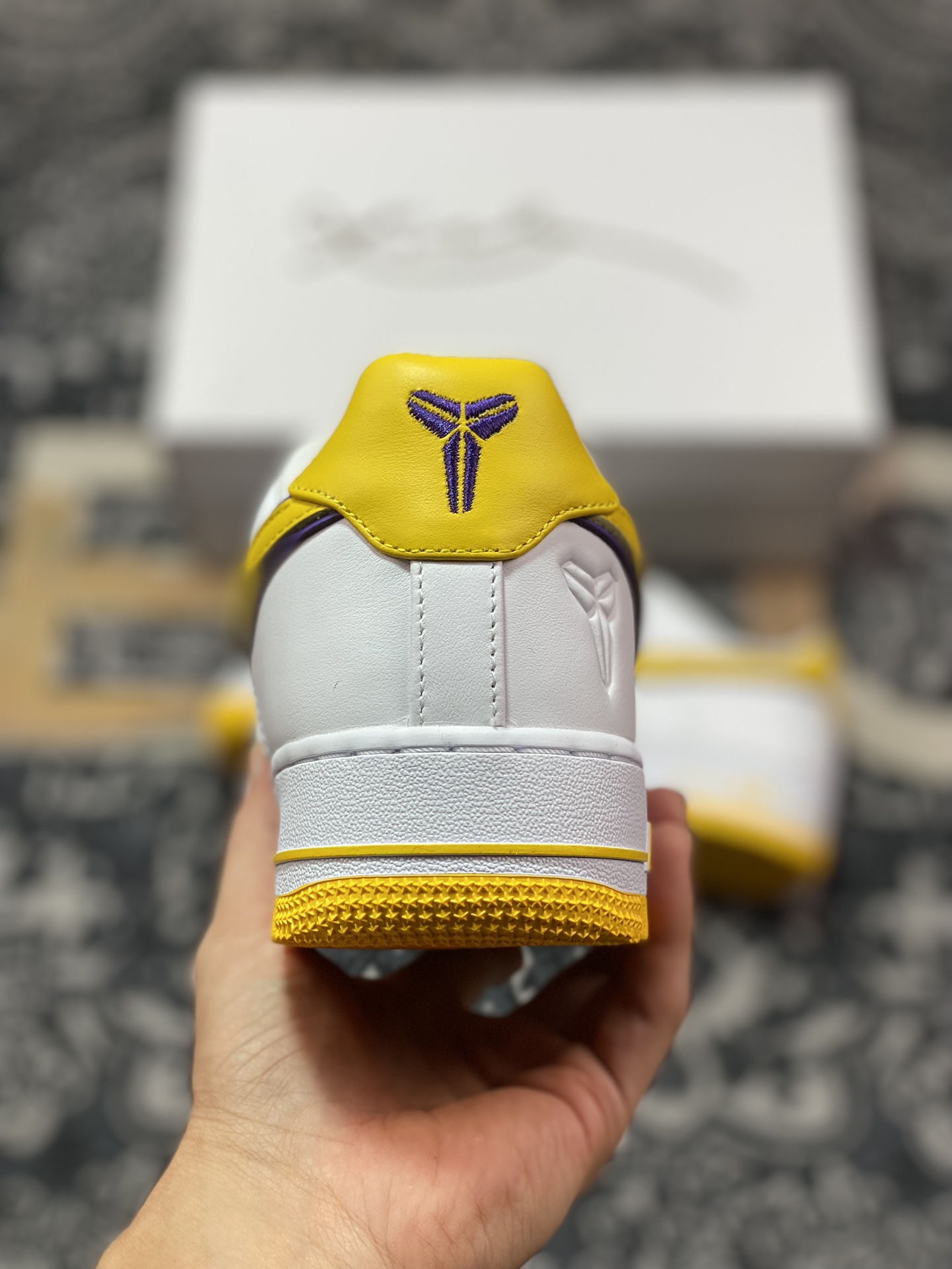 Kobe Bryant x Nike Air Force 1'07 Low”Whit Varsity Maize”空军一号系列经典低帮百搭休闲运动板鞋 FZ1151-100