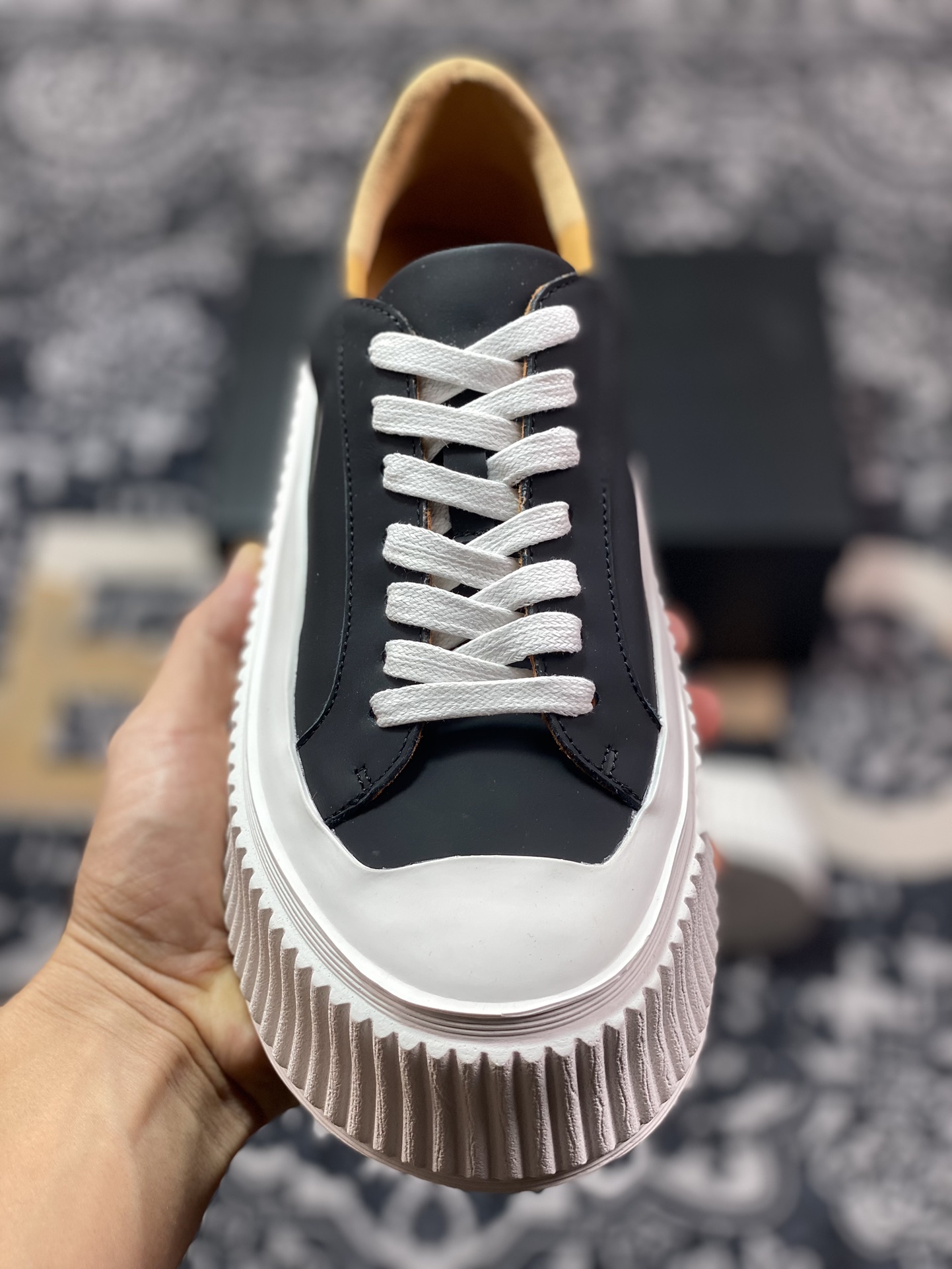 Jil Sander Creeper Ribbed-Sole Leather Sneakers Low 松糕饼干小白运动鞋“丝绸皮黑白”JS32108A 11103