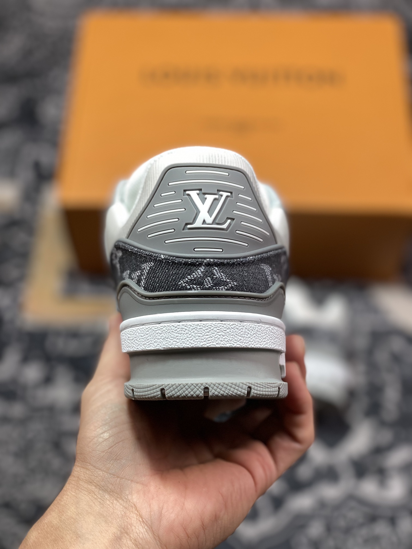 LOUIS VUITTON Trainer LV 路易威登