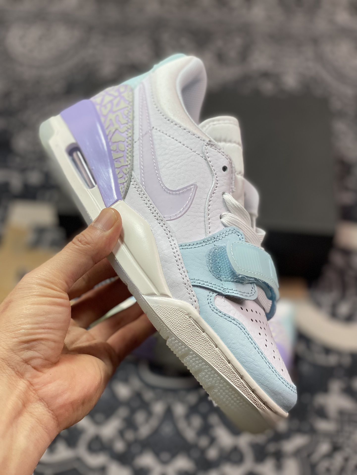 最强312 Air Jordan Legacy 312 Low 有着交错结合的设计 HQ3820-151