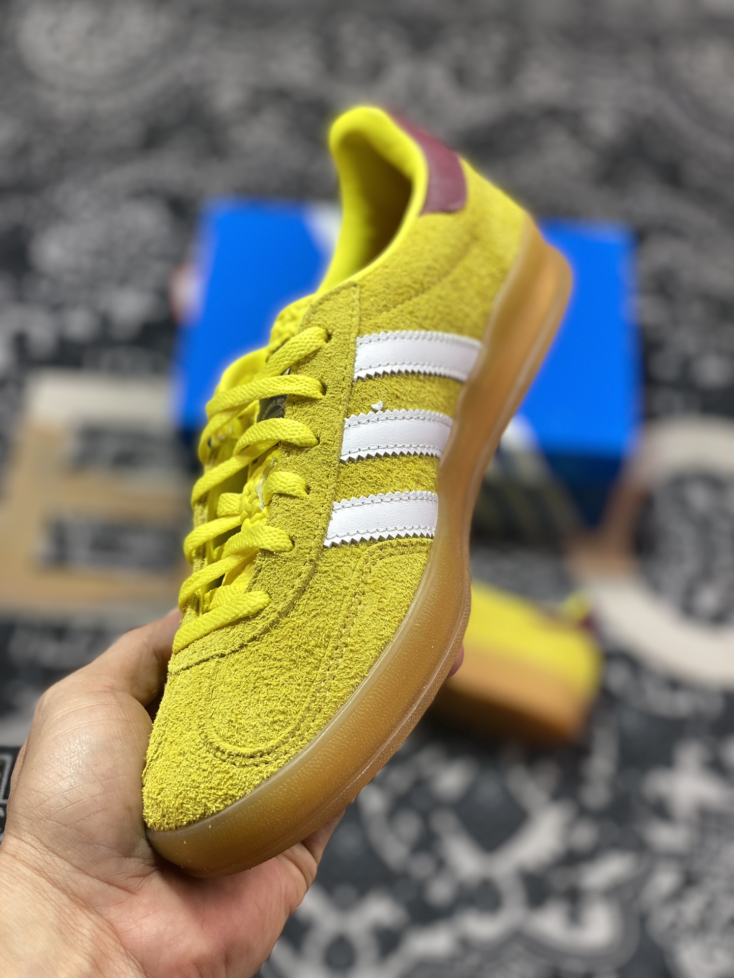 Adidas Gazelle Indoor Trainers 羚羊内训系列低帮复古德训板鞋“翻毛明亮黄白酒红生胶底”IE1369