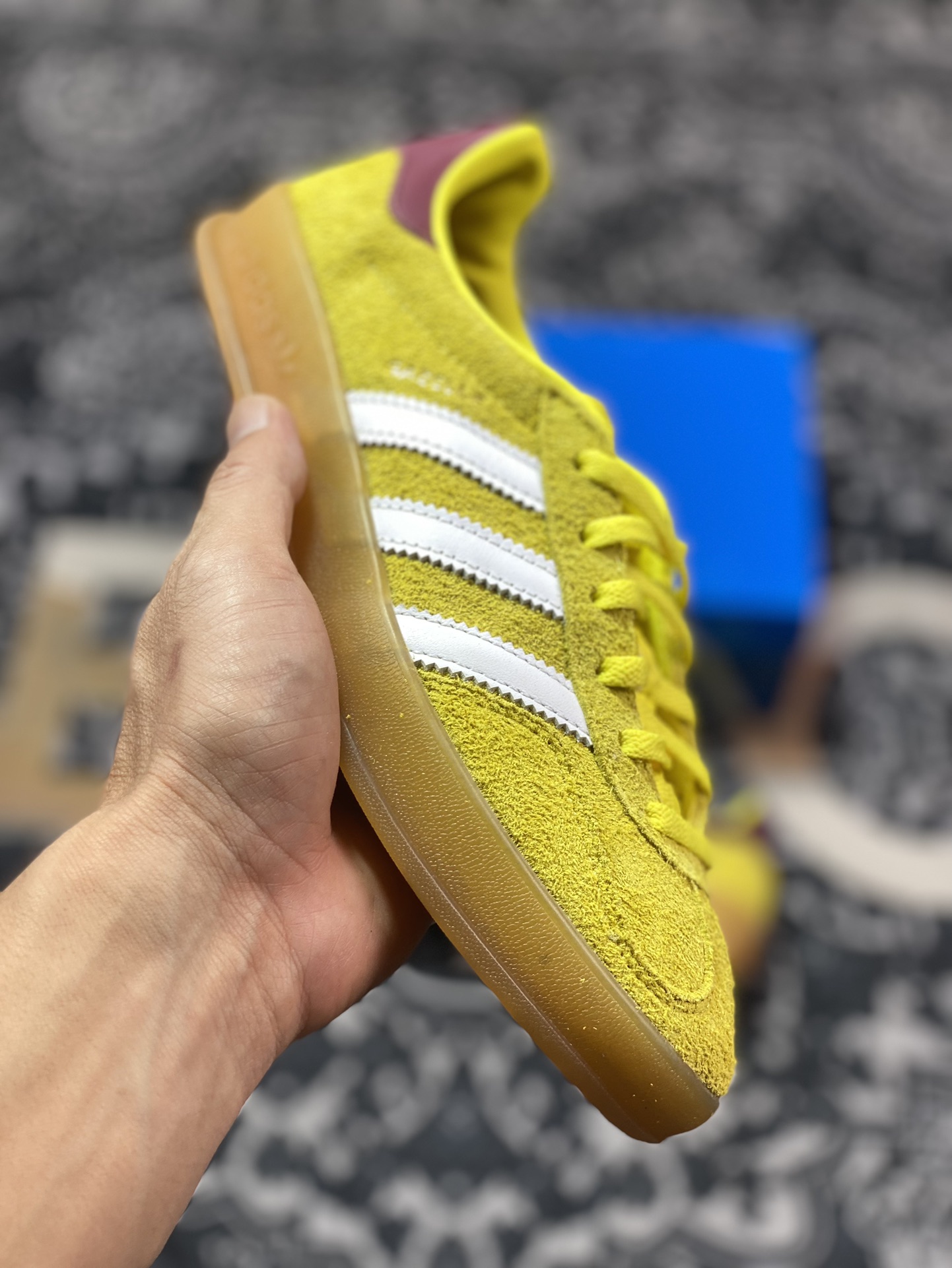 Adidas Gazelle Indoor Trainers 羚羊内训系列低帮复古德训板鞋“翻毛明亮黄白酒红生胶底”IE1369