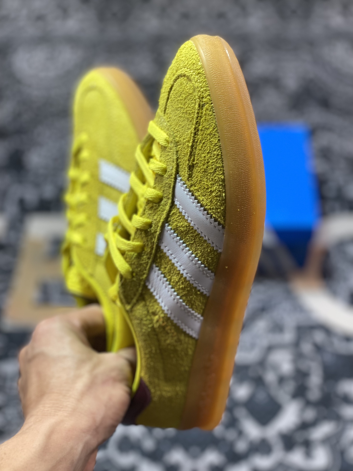 Adidas Gazelle Indoor Trainers 羚羊内训系列低帮复古德训板鞋“翻毛明亮黄白酒红生胶底”IE1369