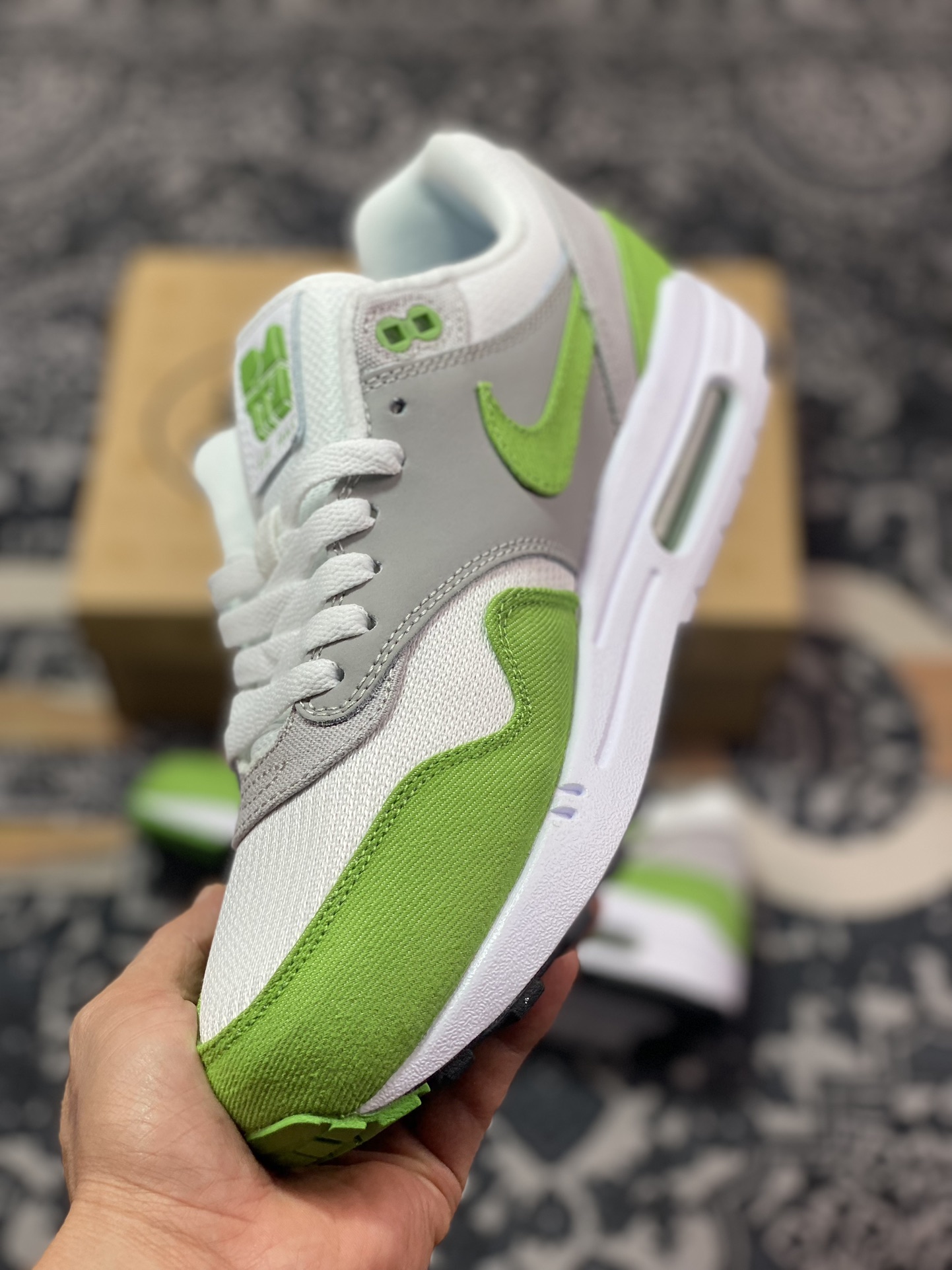 Patta x Nike Air Max 1”Chlorophyll 2024”初代系列低帮慢跑鞋“联名白灰叶绿素24版”HF1012-300