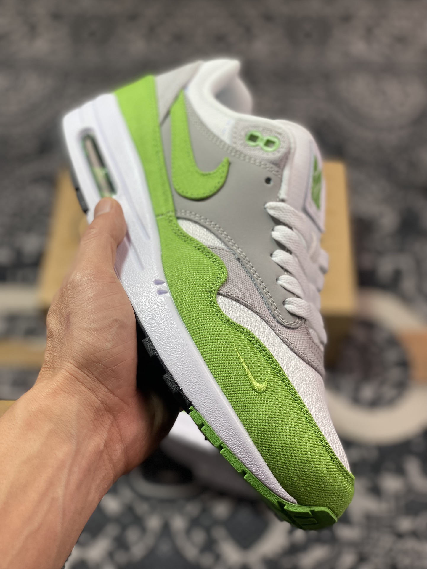 Patta x Nike Air Max 1”Chlorophyll 2024”初代系列低帮慢跑鞋“联名白灰叶绿素24版”HF1012-300