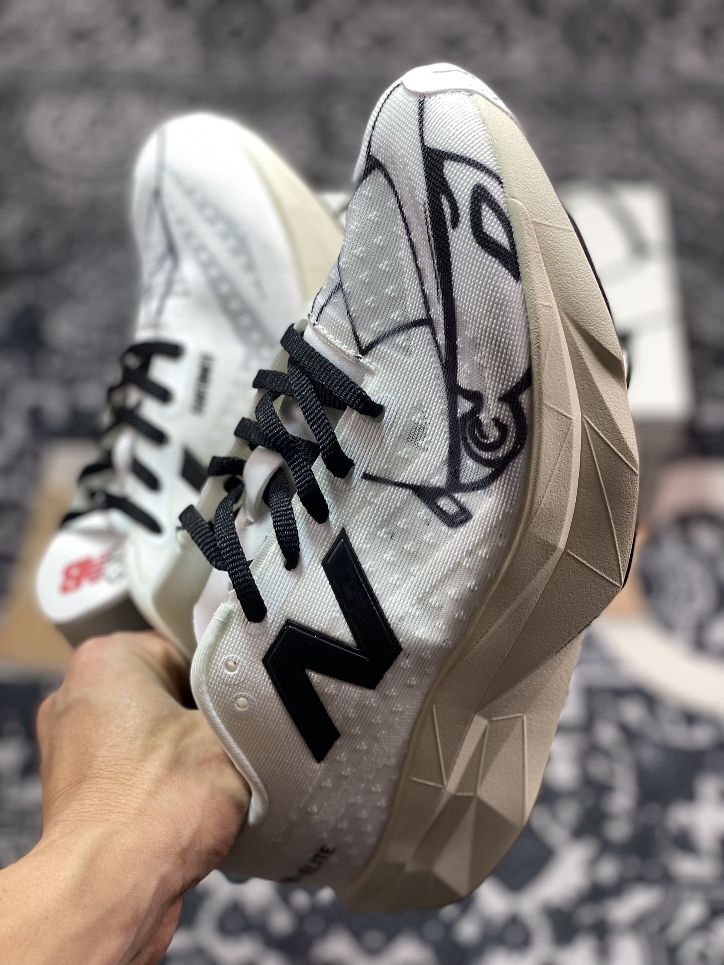 New Balance FuelCell SuperComp Elite v4 运动舒适耐磨 低帮休闲跑步鞋 MRCELLA4