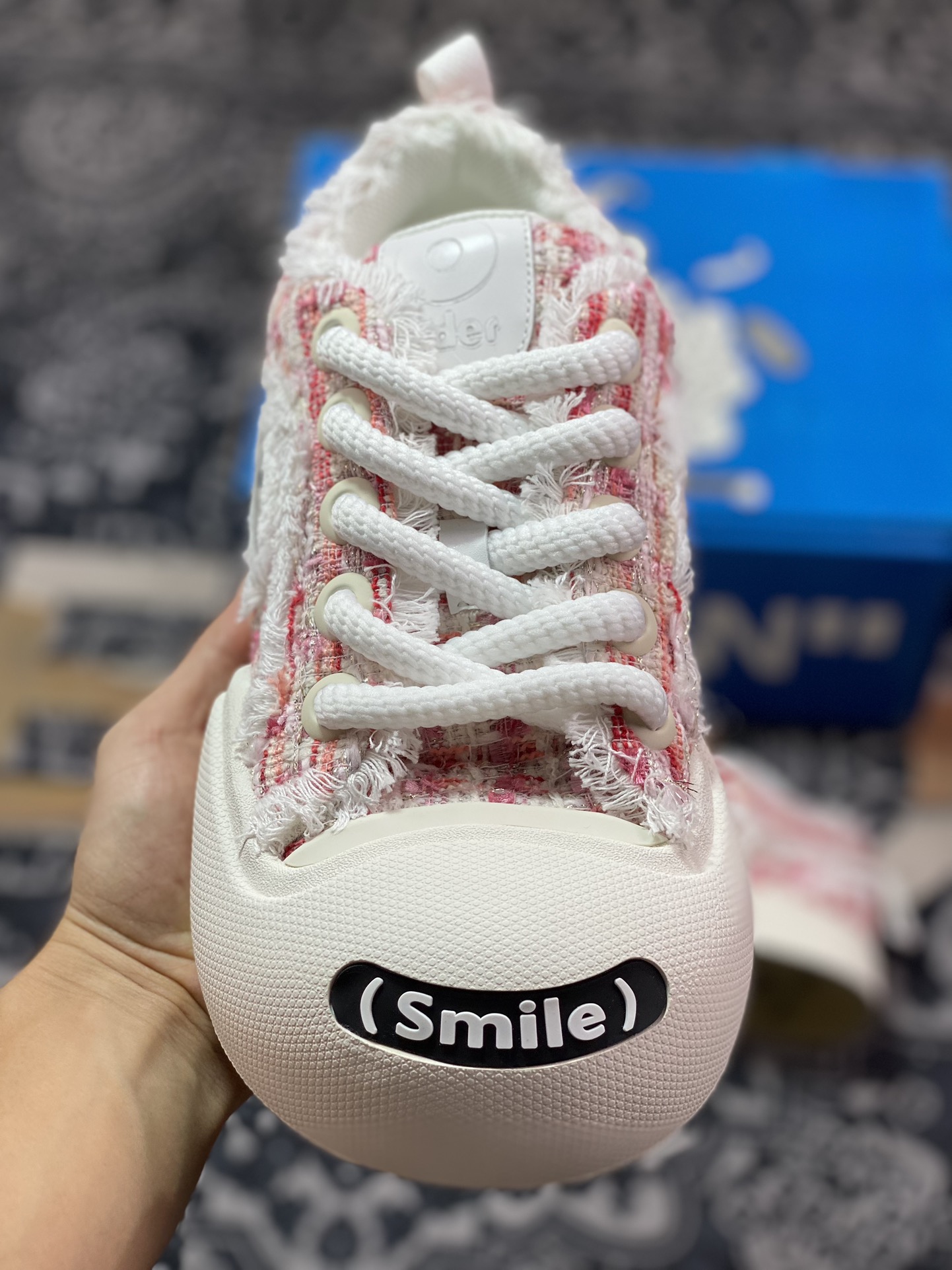 Ouder“Smiler” Low-Top Sneaker 开口笑系列低帮厚底丑萌大头休闲面包帆布板鞋“粉彩花呢布流苏” Oud010FEN