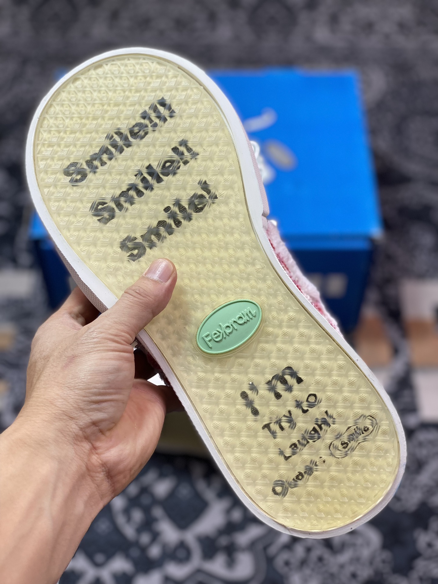 Ouder“Smiler” Low-Top Sneaker 开口笑系列低帮厚底丑萌大头休闲面包帆布板鞋“粉彩花呢布流苏” Oud010FEN