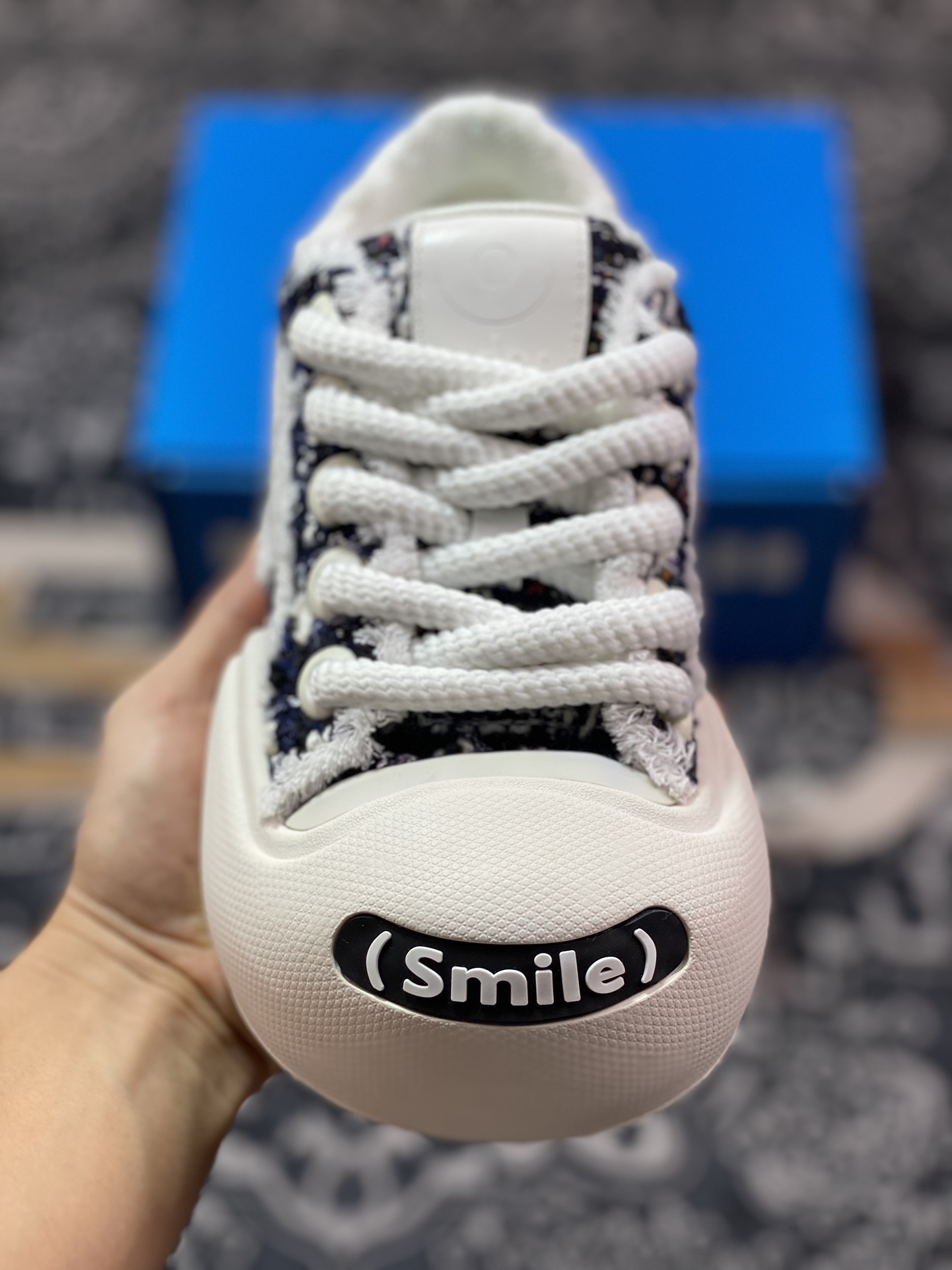 Ouder“Smiler” Low-Top Sneaker 开口笑系列低帮厚底丑萌大头休闲运动面包帆布板鞋“黑彩花呢布流苏” Oud010HEX