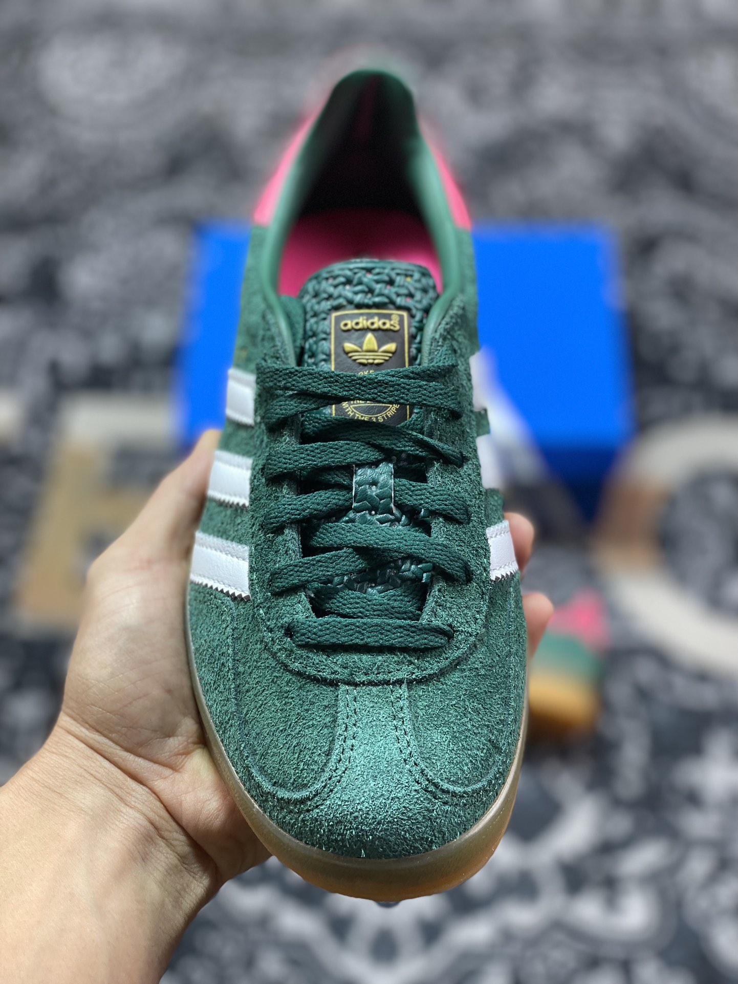 阿迪达斯Adidas Gazelle Indoor Trainers 羚羊内训系列低帮德训风板鞋“麂皮深绿粉白生胶底” IG5929