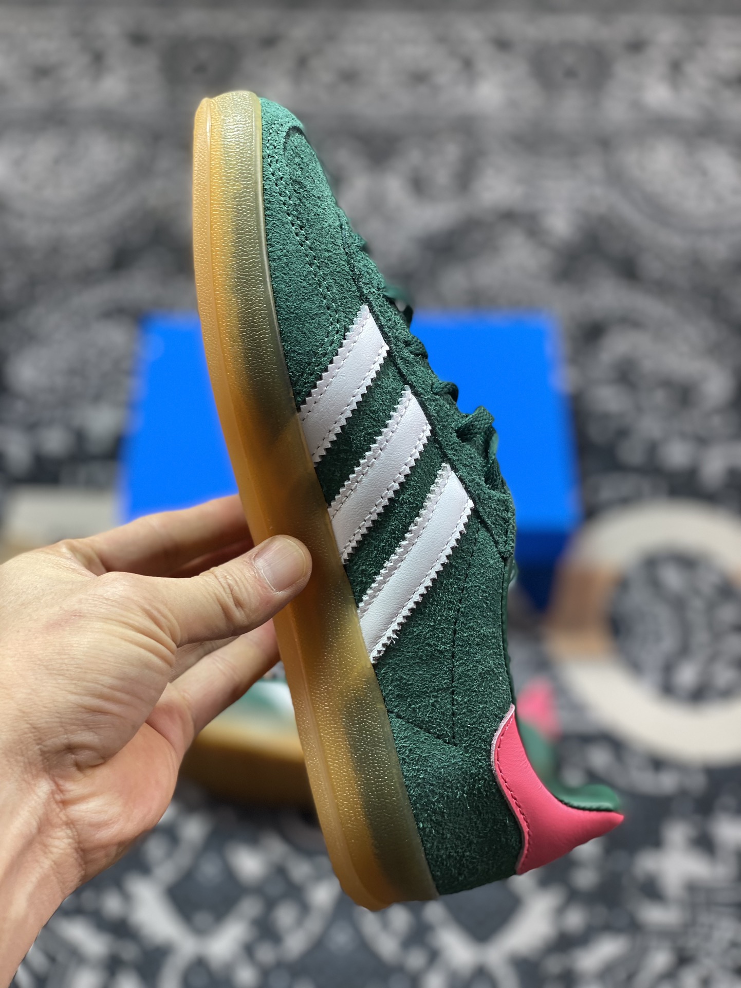 阿迪达斯Adidas Gazelle Indoor Trainers 羚羊内训系列低帮德训风板鞋“麂皮深绿粉白生胶底” IG5929